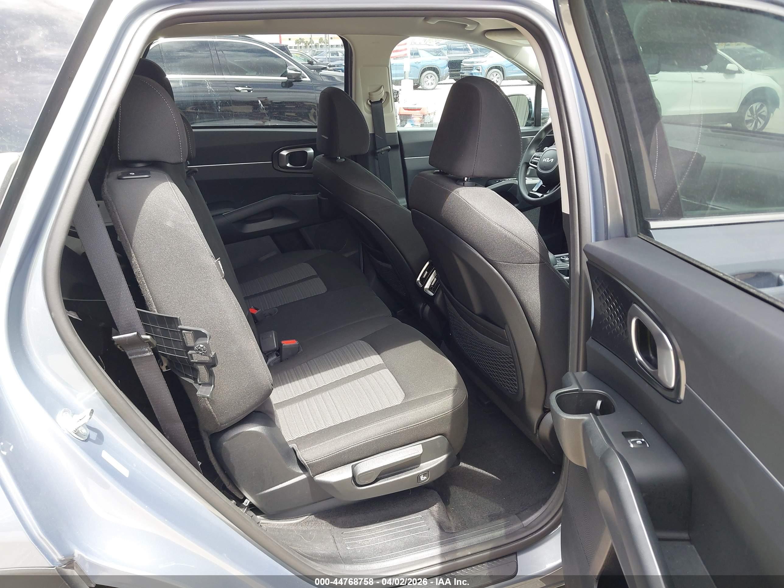 KIA SORENTO image 8