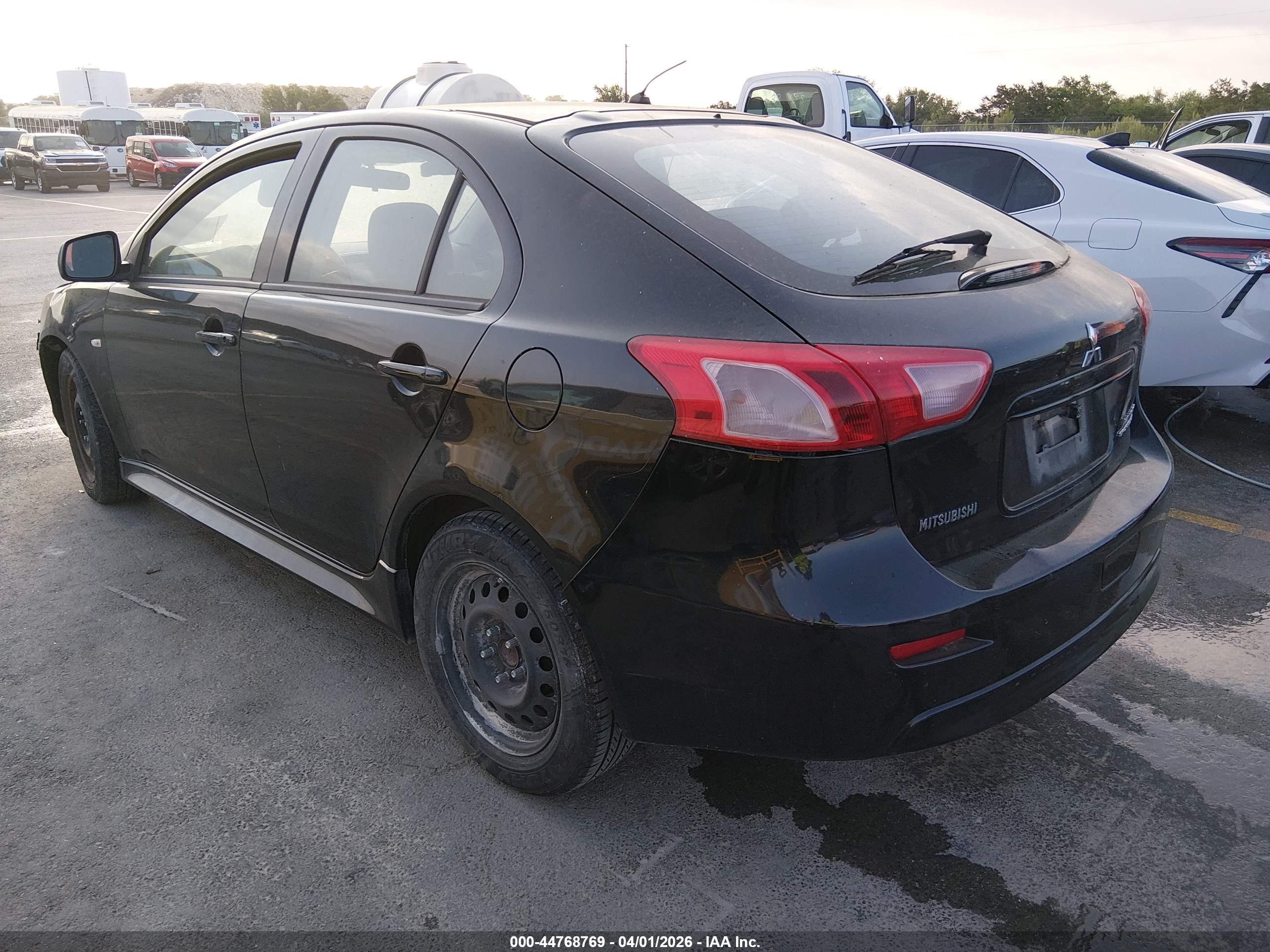 MITSUBISHI LANCER image 3