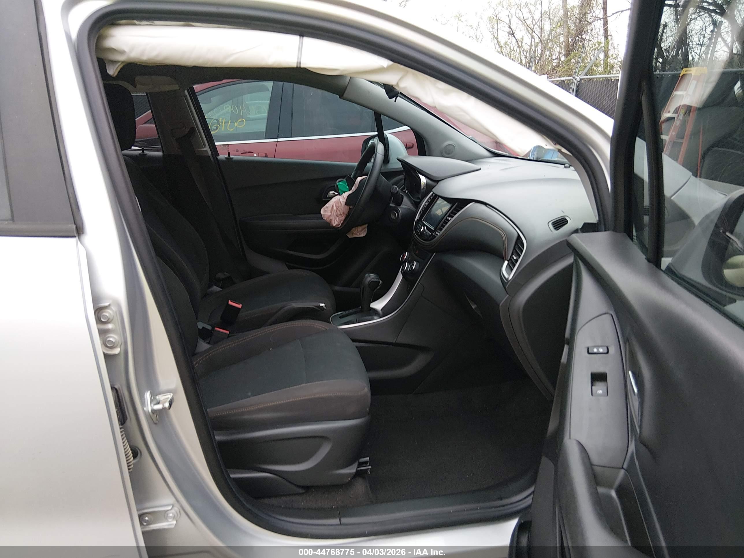 CHEVROLET TRAX image 5