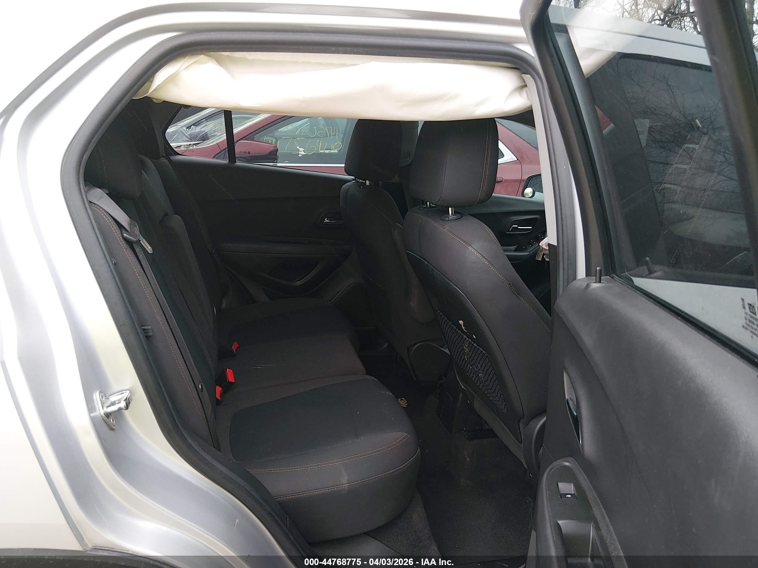 CHEVROLET TRAX image 8
