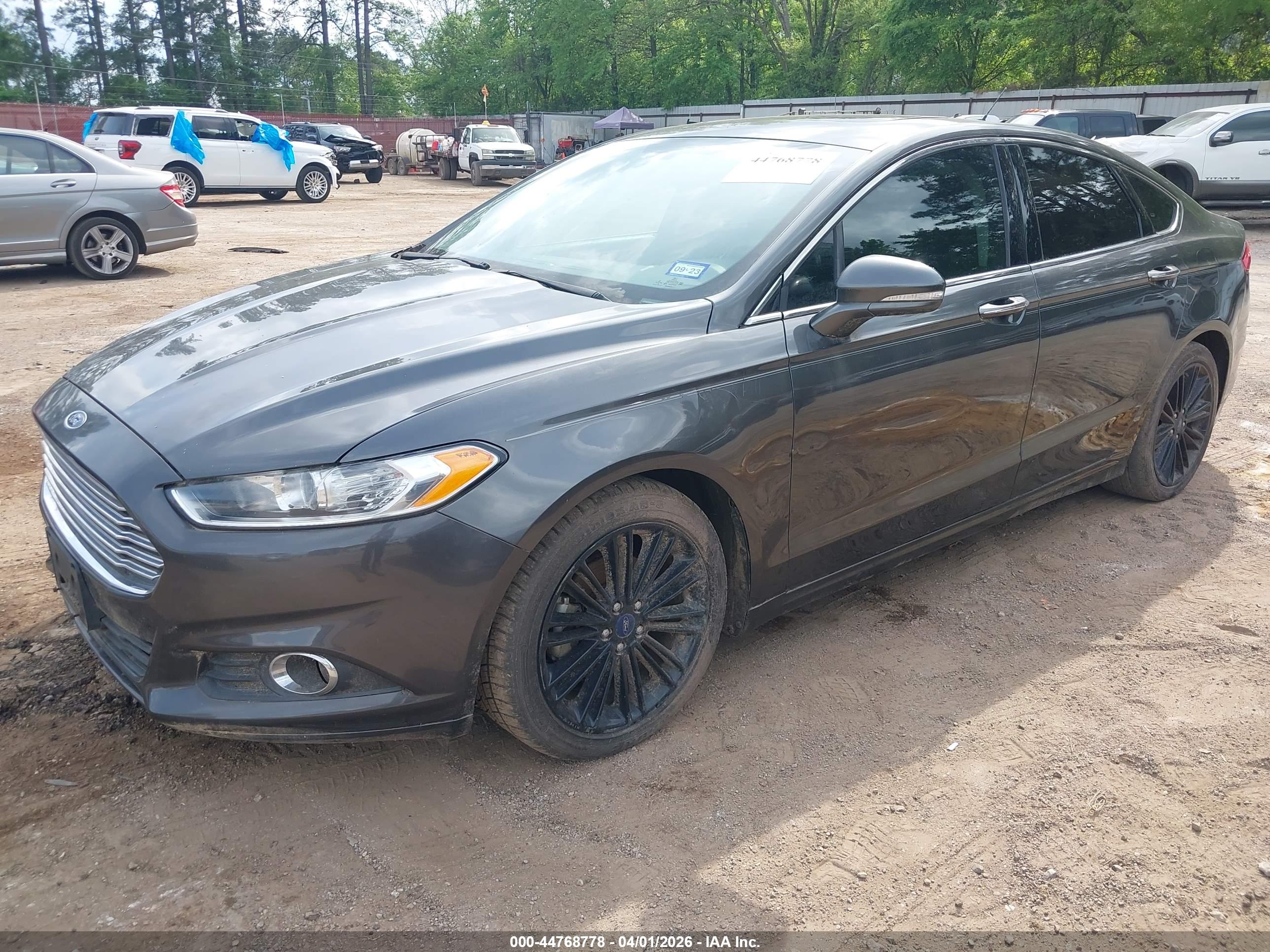 FORD FUSION image 2