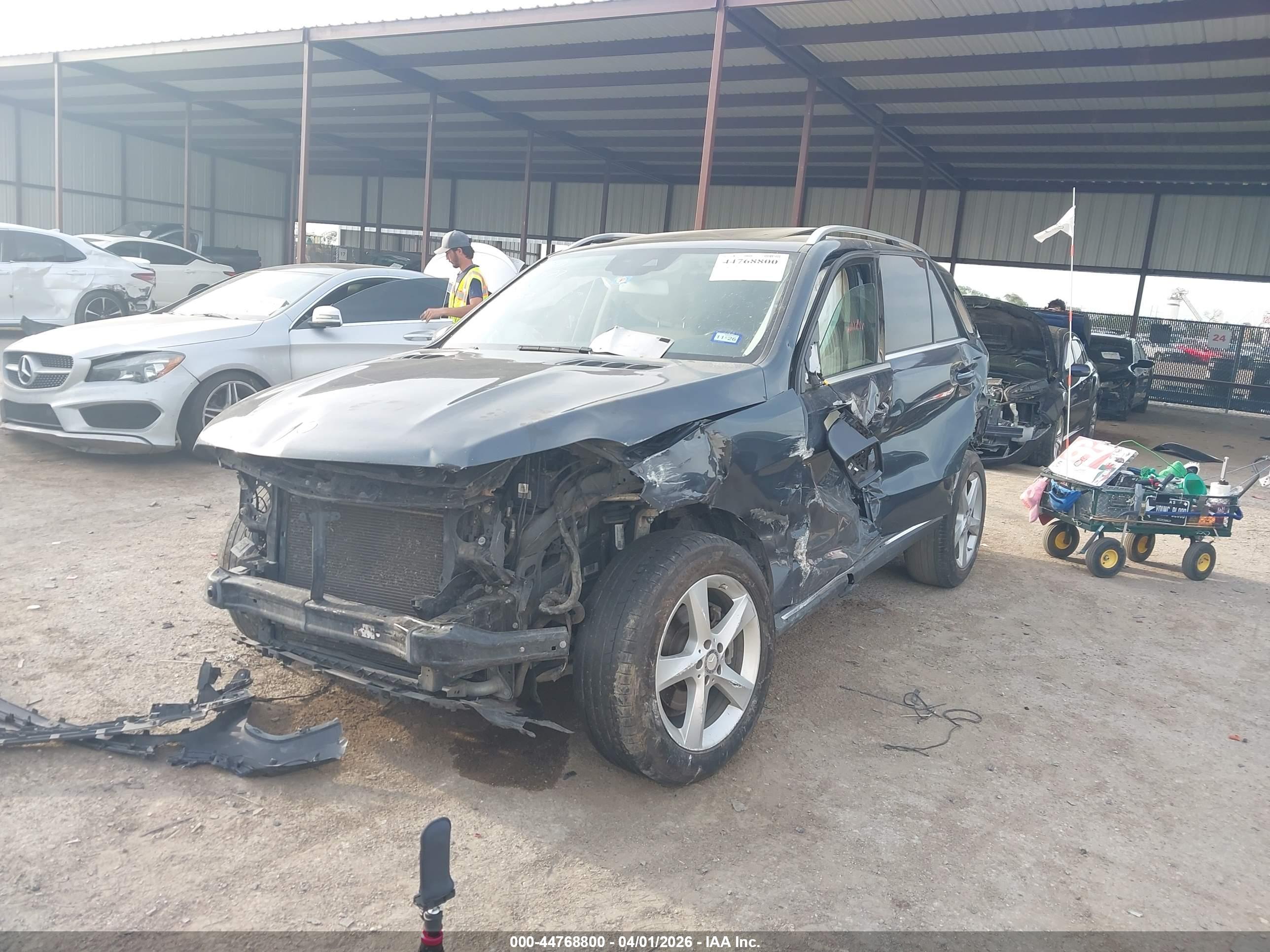 MERCEDES-BENZ GLE image 2