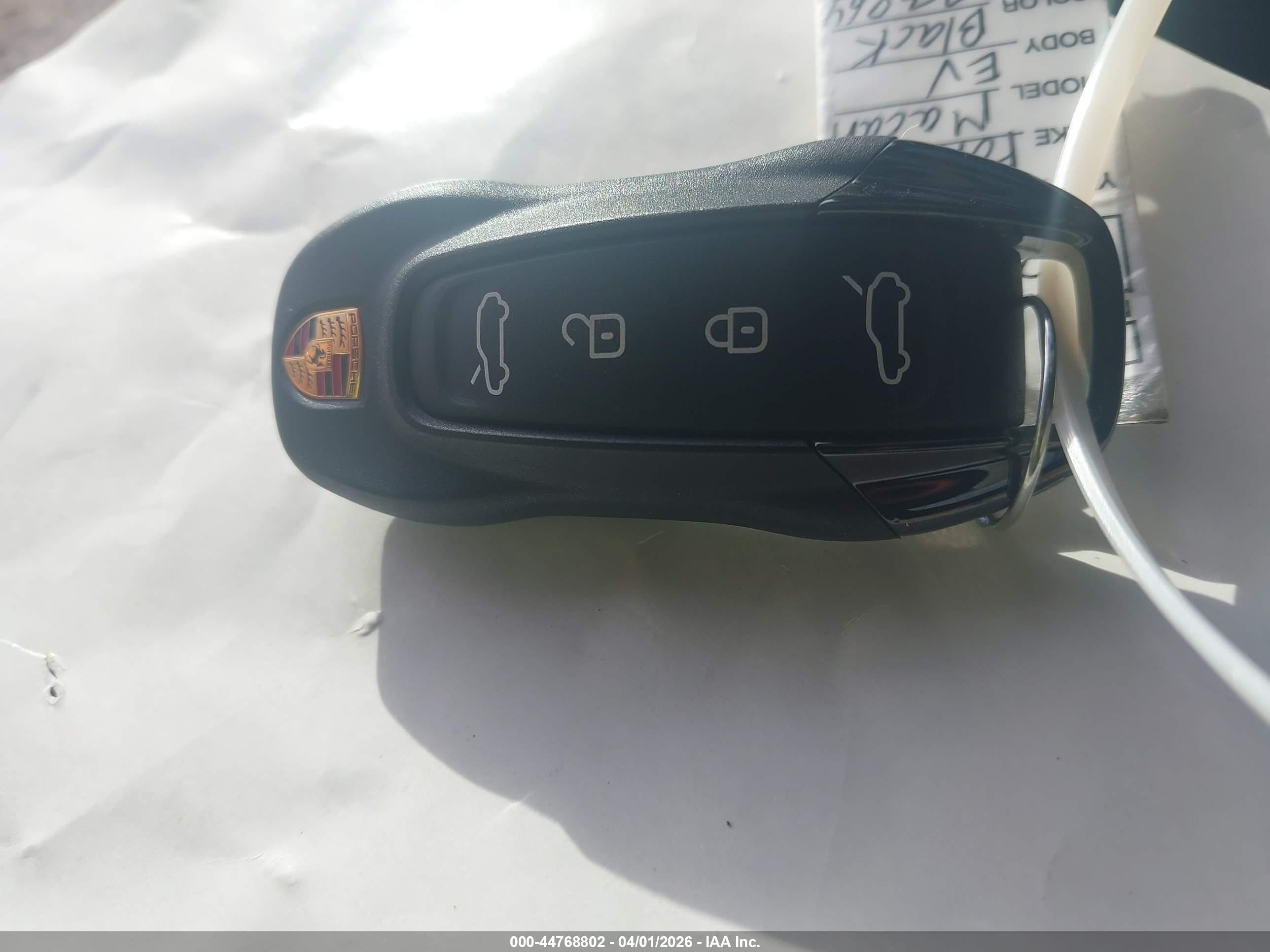 PORSCHE MACAN image 11