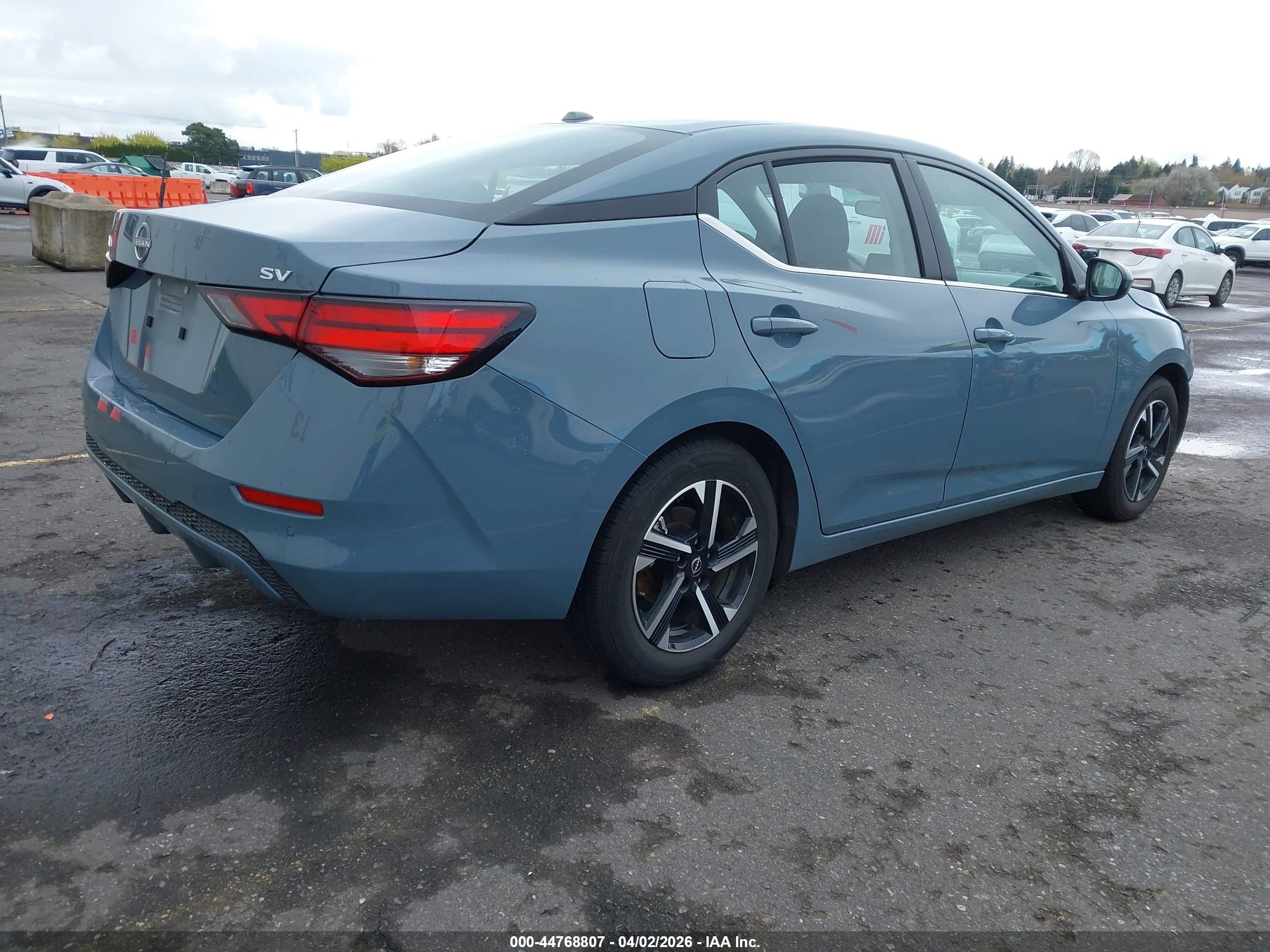 NISSAN SENTRA image 4
