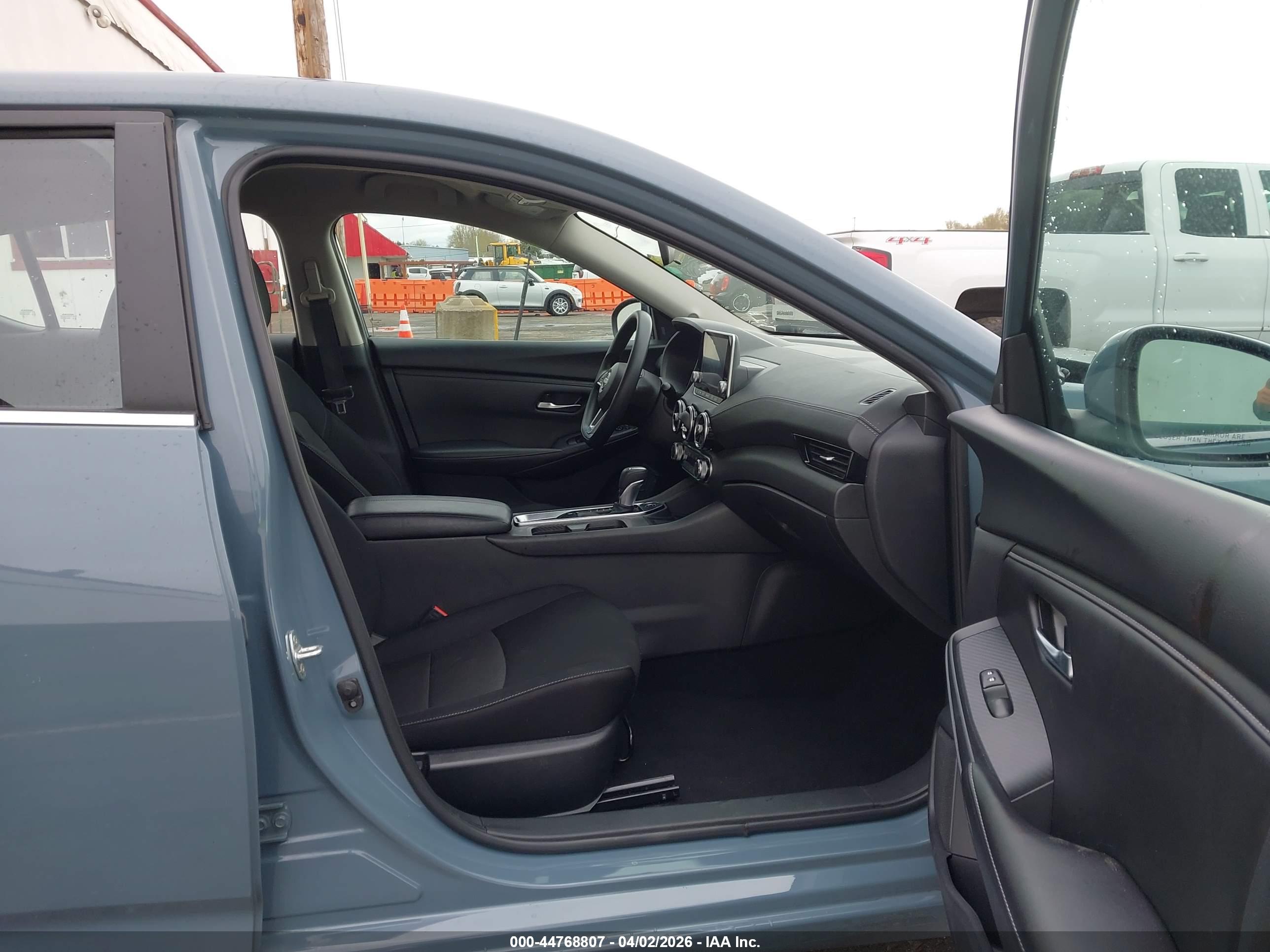 NISSAN SENTRA image 5