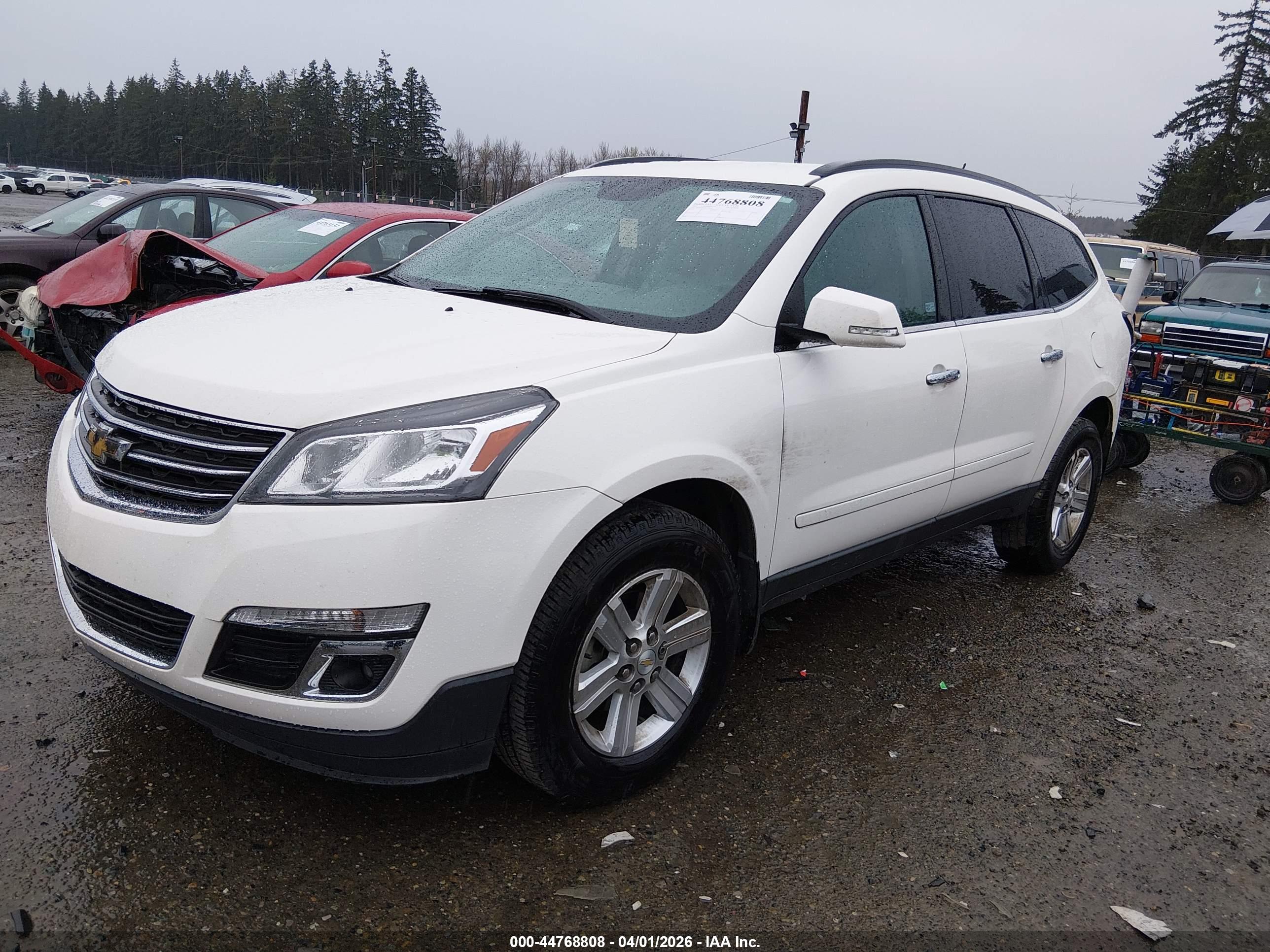 CHEVROLET TRAVERSE image 2