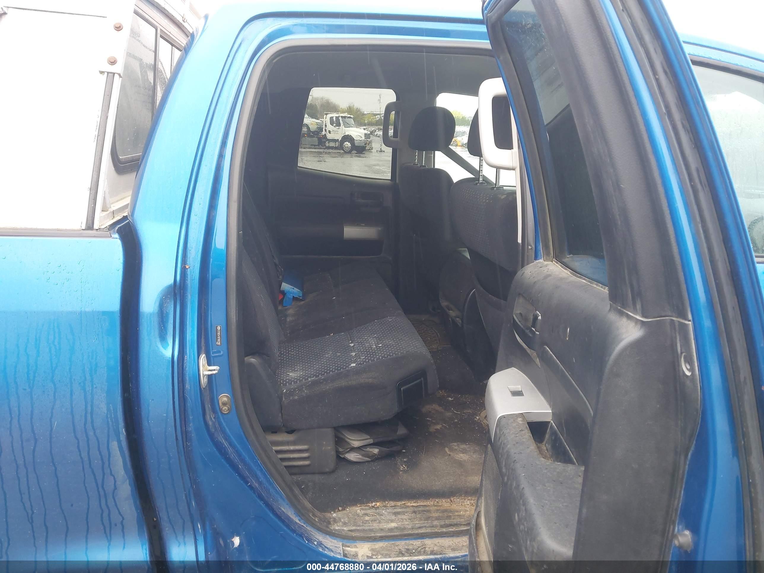 TOYOTA TUNDRA image 8