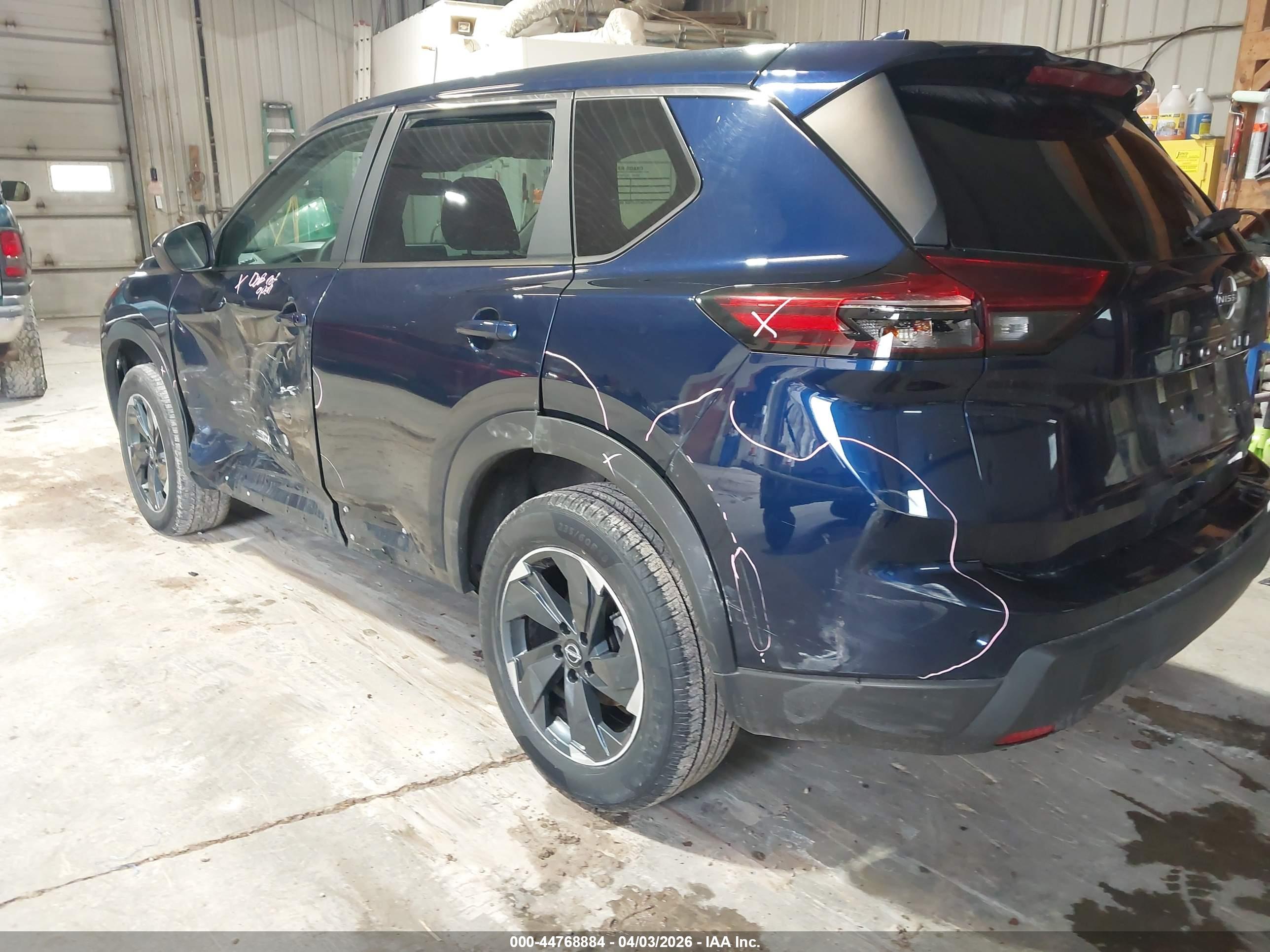NISSAN ROGUE image 3