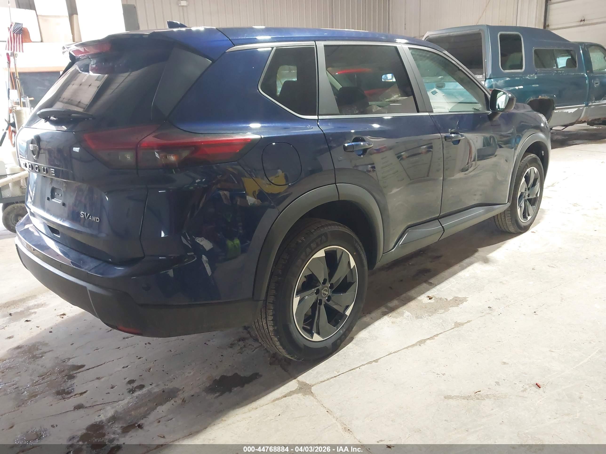 NISSAN ROGUE image 4