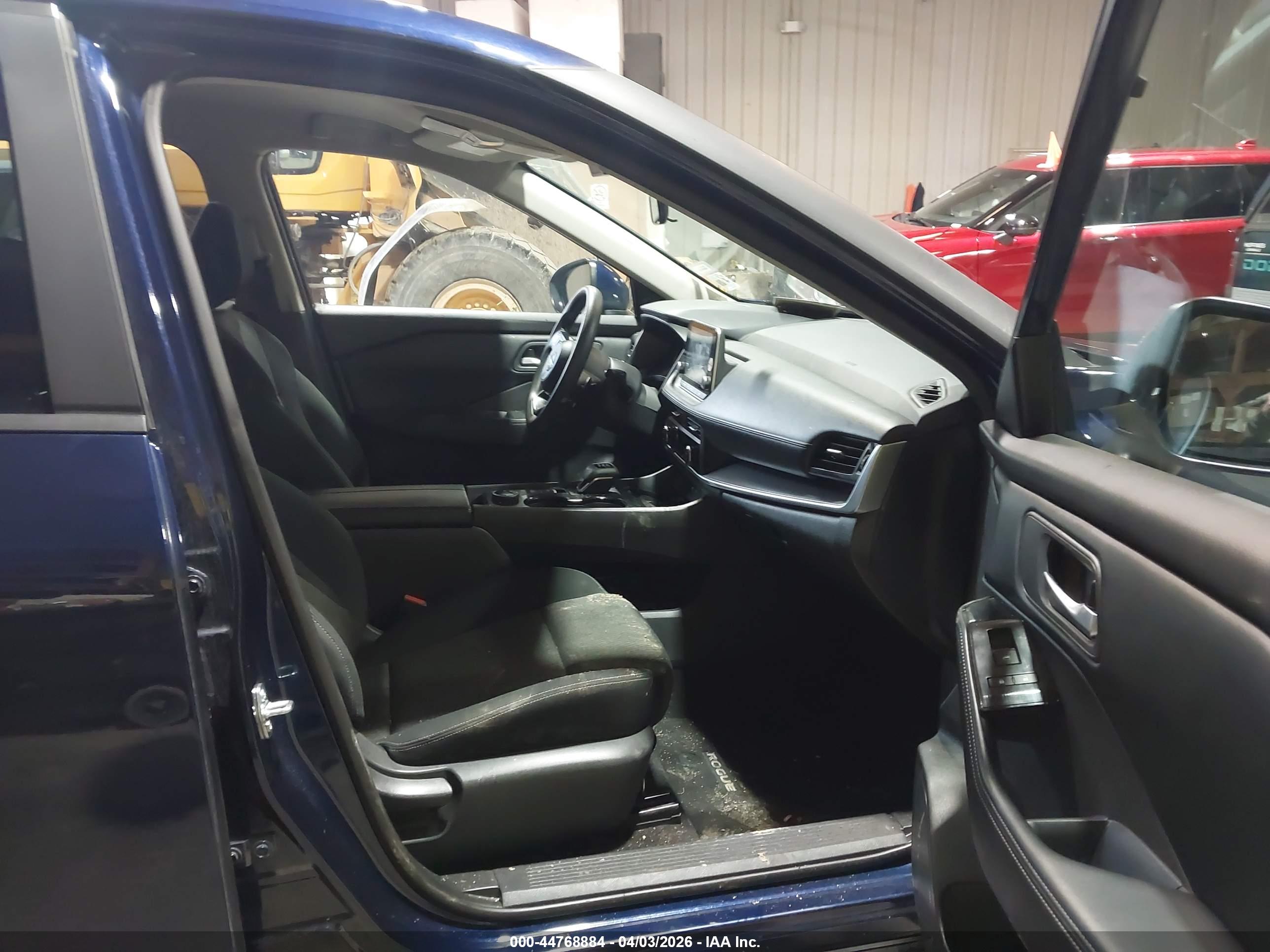NISSAN ROGUE image 5