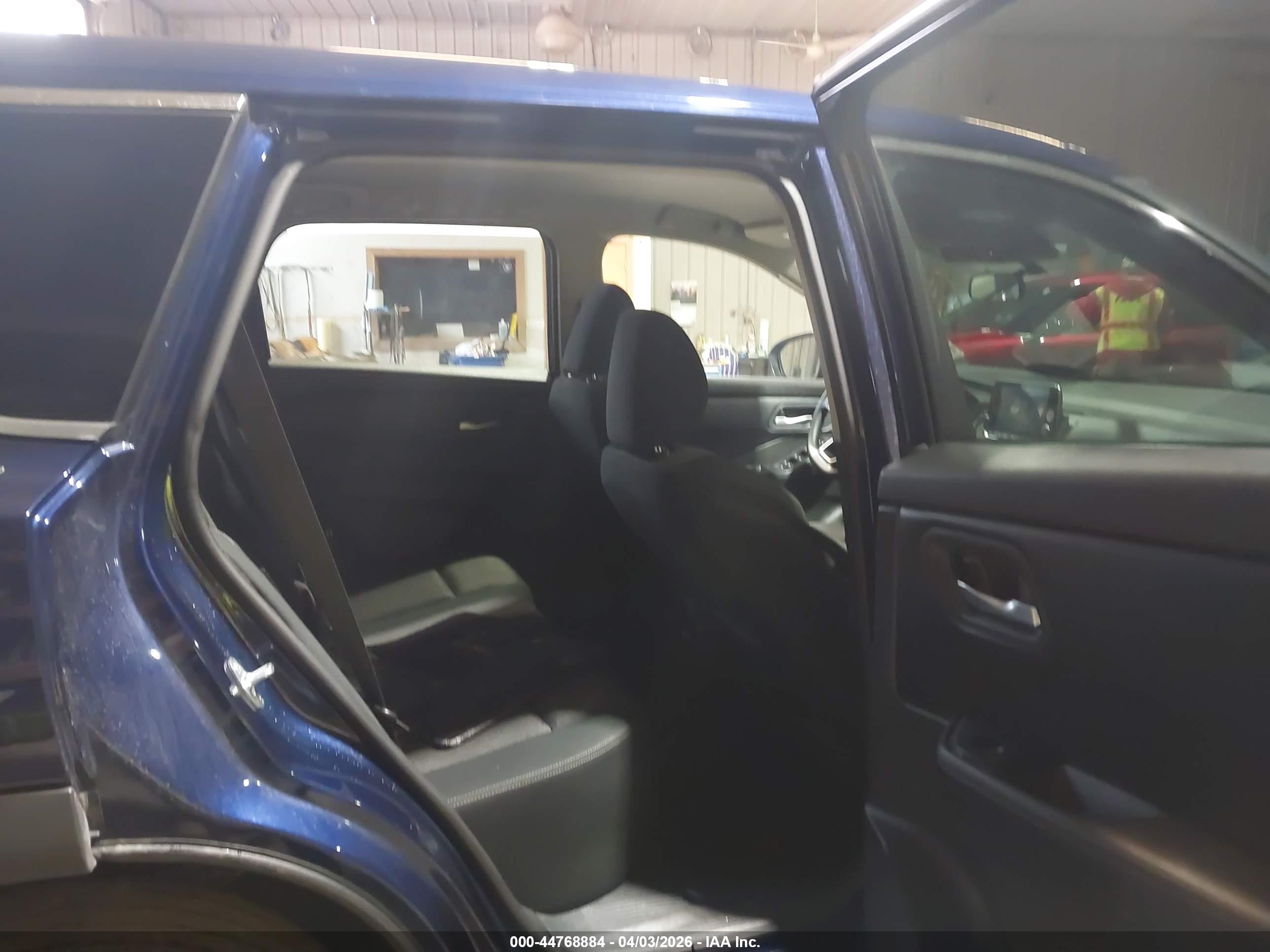 NISSAN ROGUE image 8