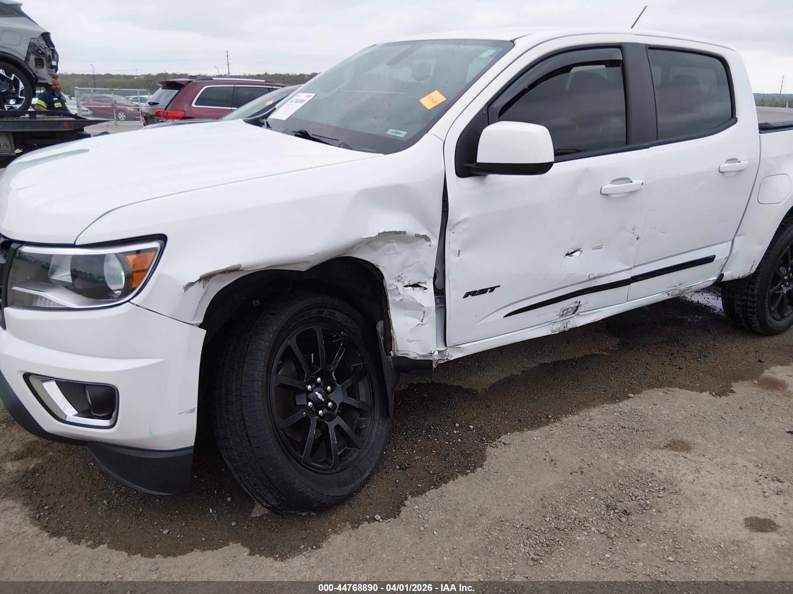 CHEVROLET COLORADO image 6