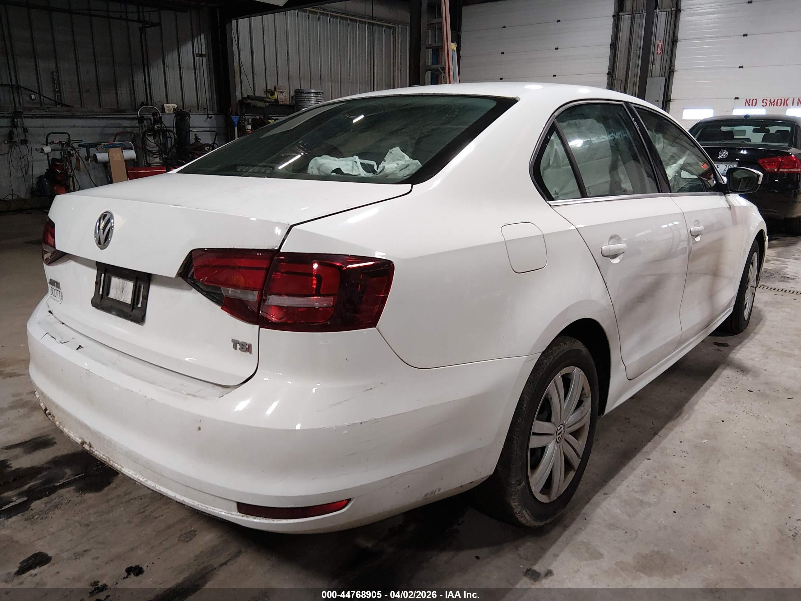 VOLKSWAGEN JETTA image 4
