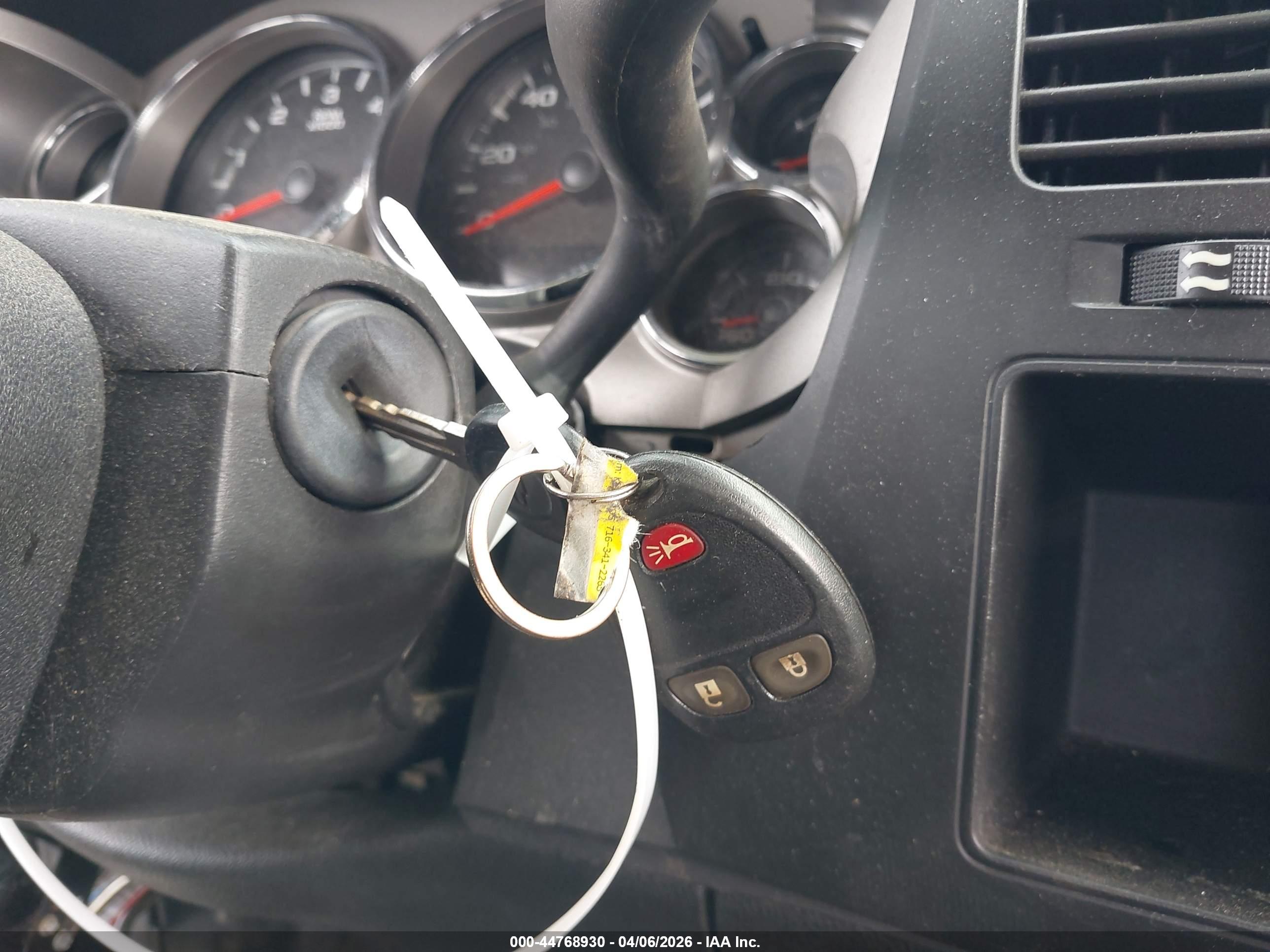 CHEVROLET SILVERADO image 11