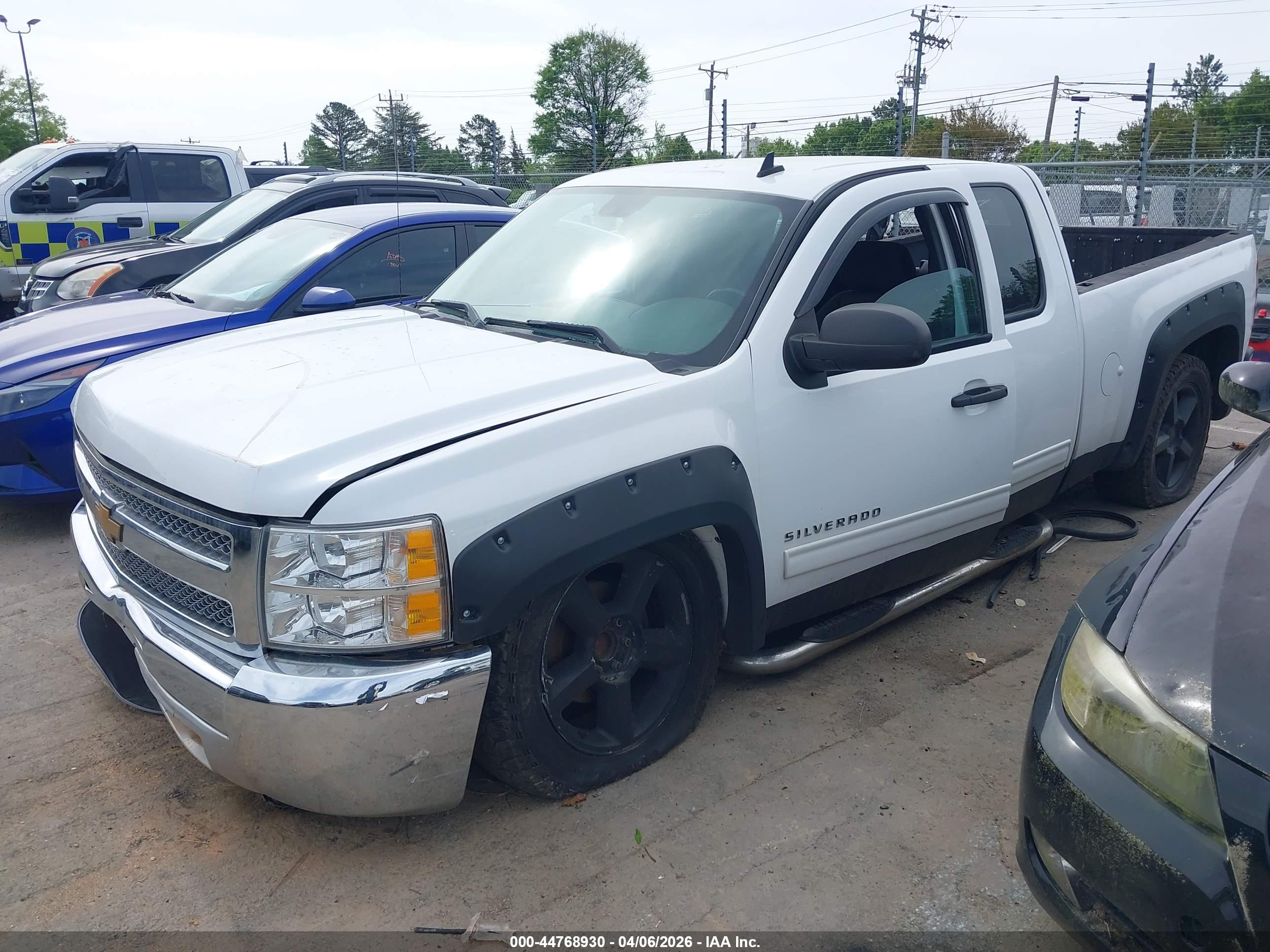 CHEVROLET SILVERADO image 2
