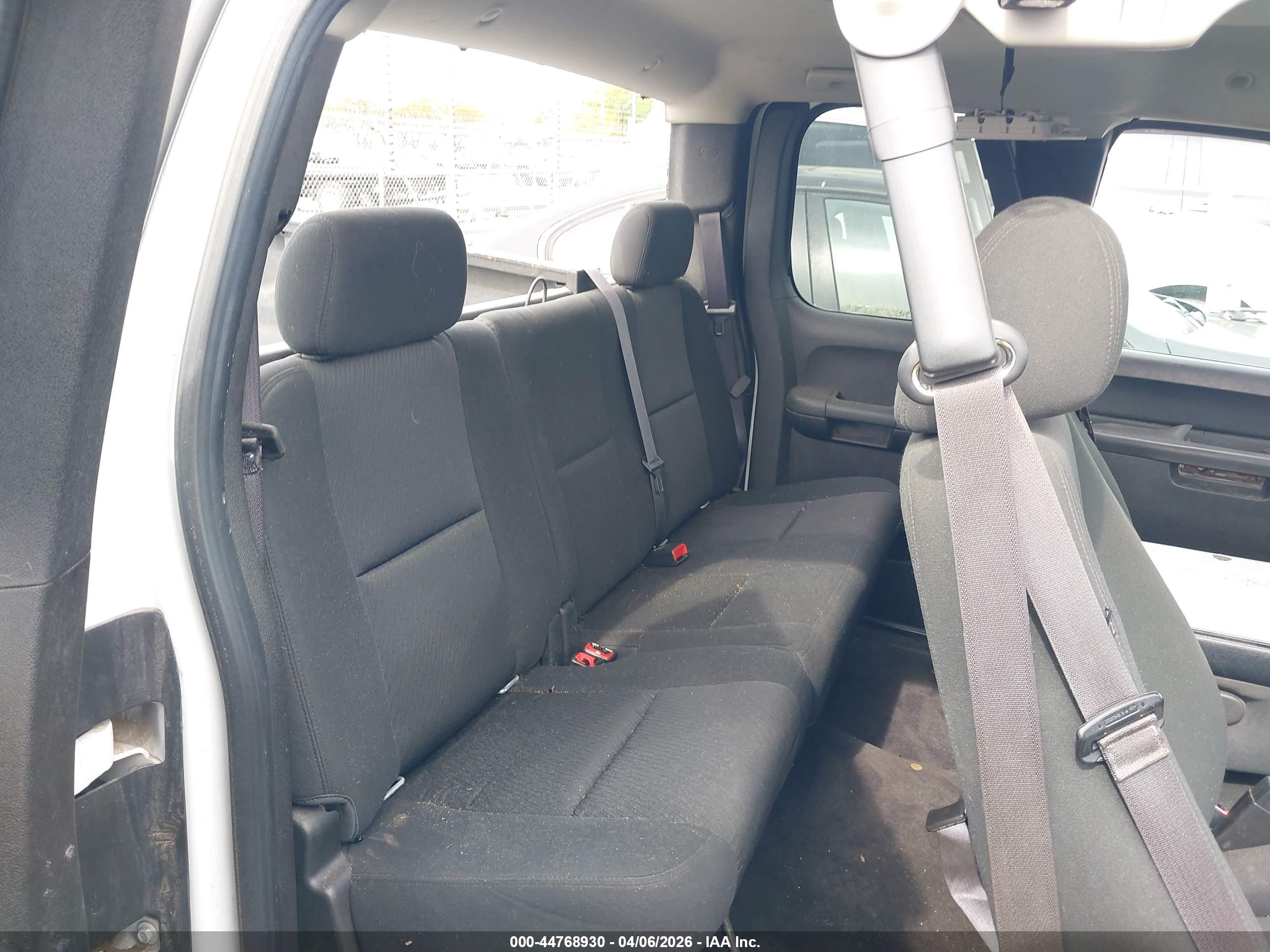 CHEVROLET SILVERADO image 8