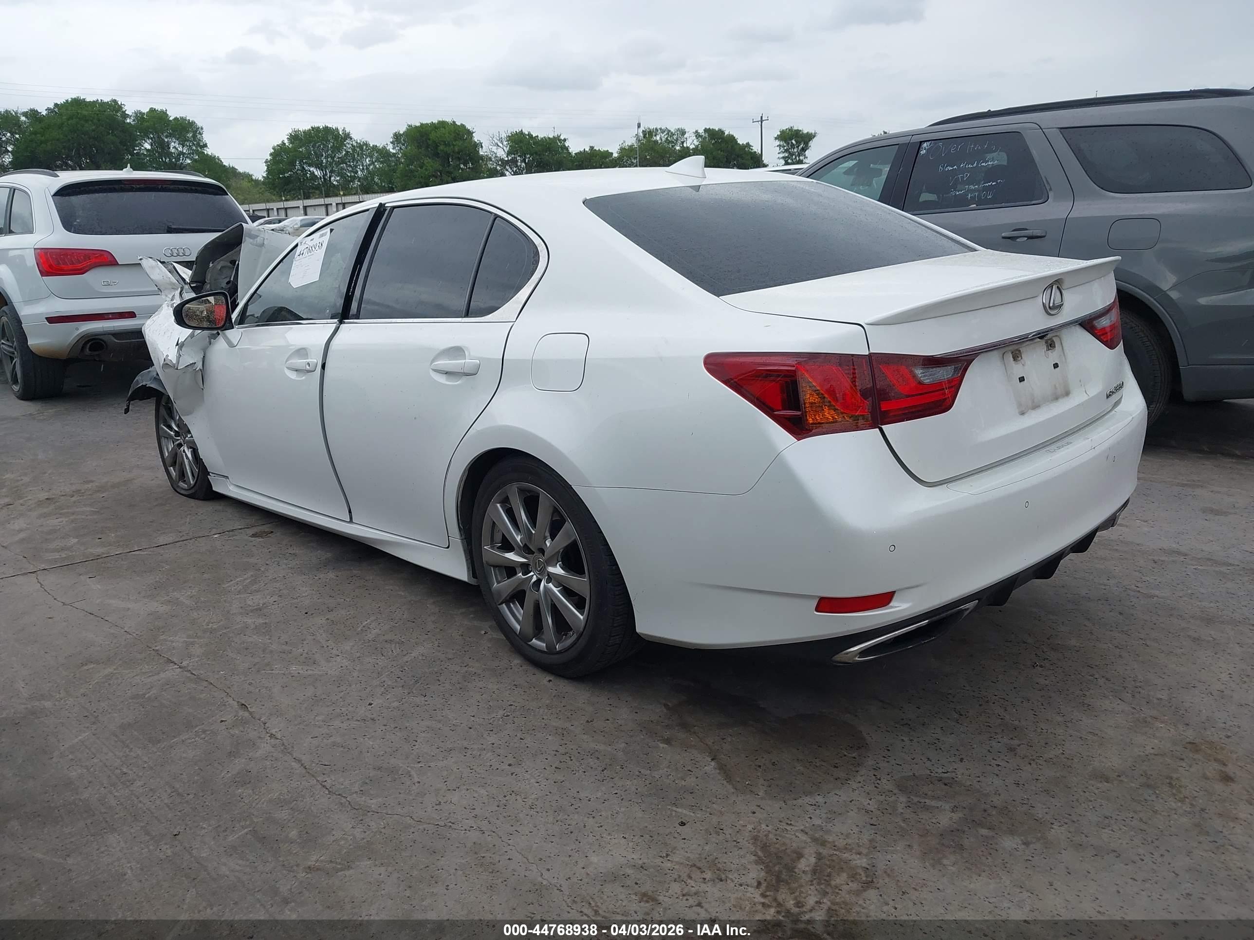 LEXUS GS image 3