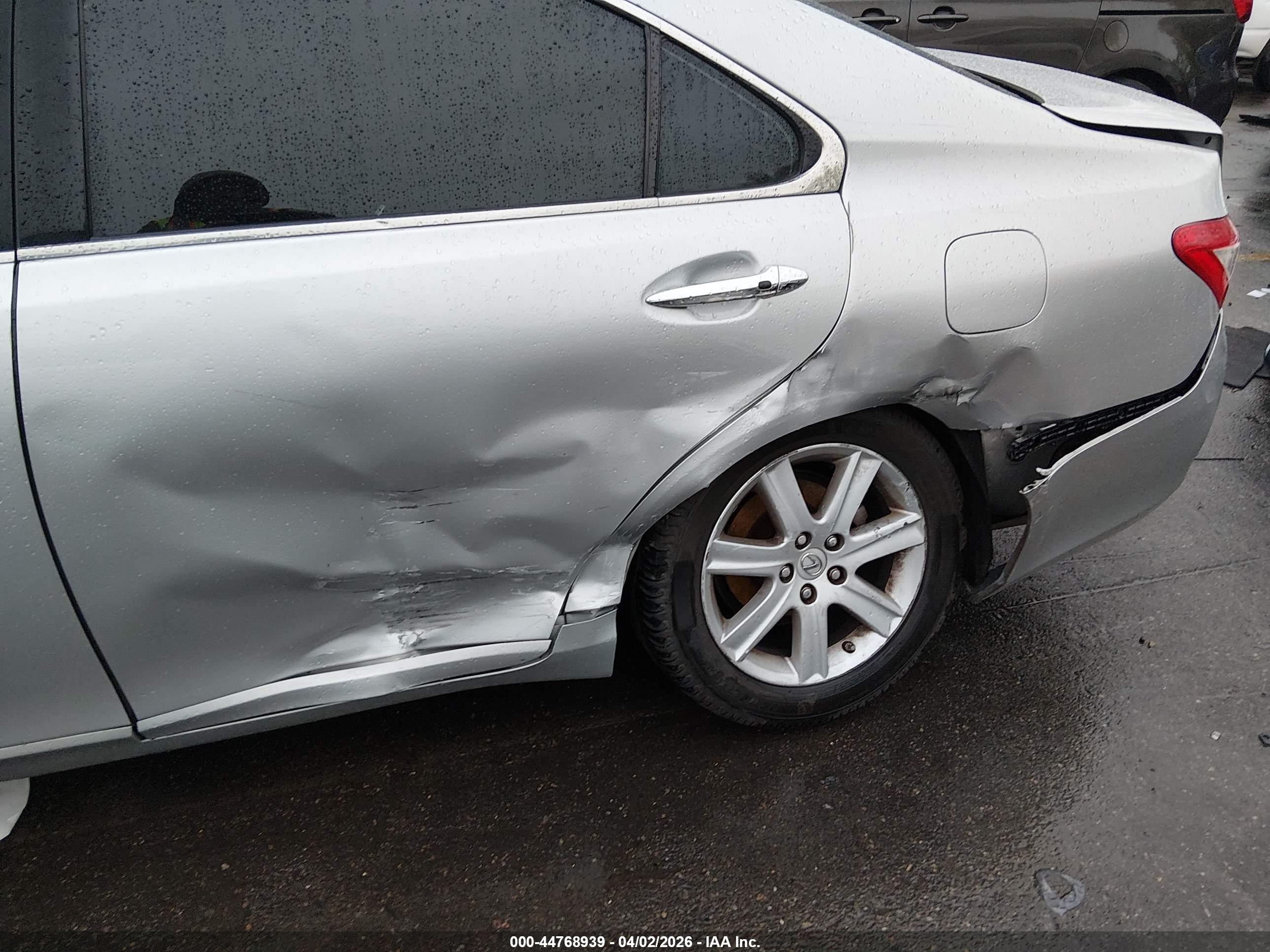 LEXUS ES image 6
