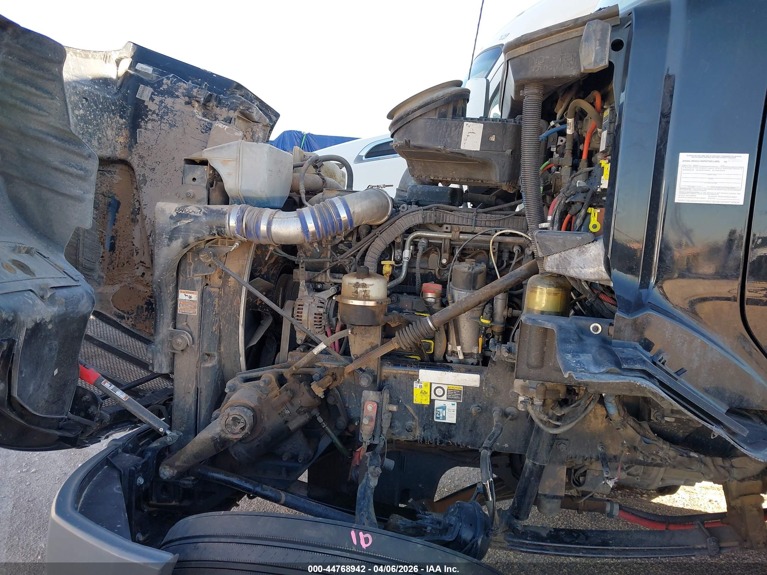 PETERBILT 579 image 10