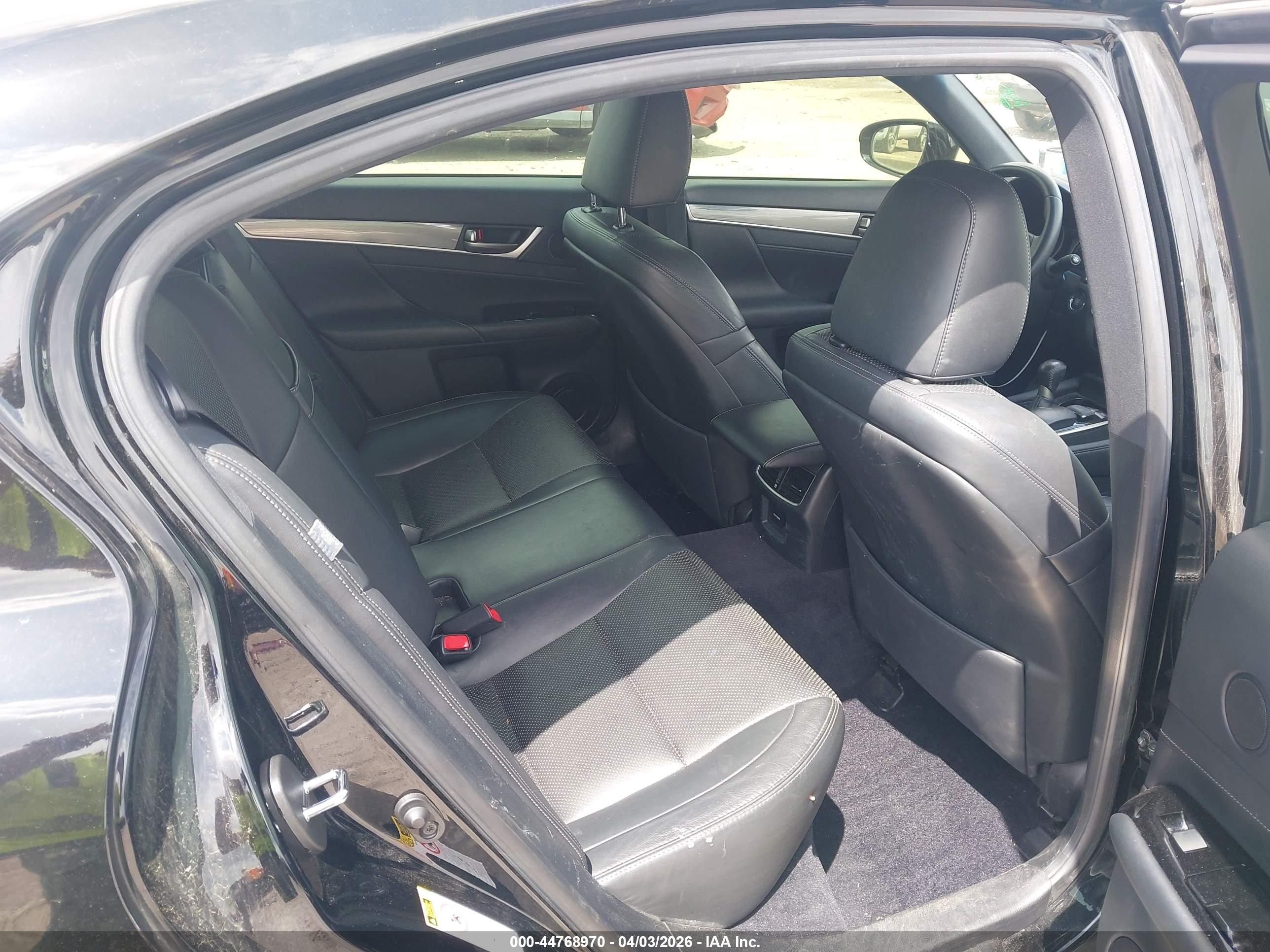 LEXUS GS image 8