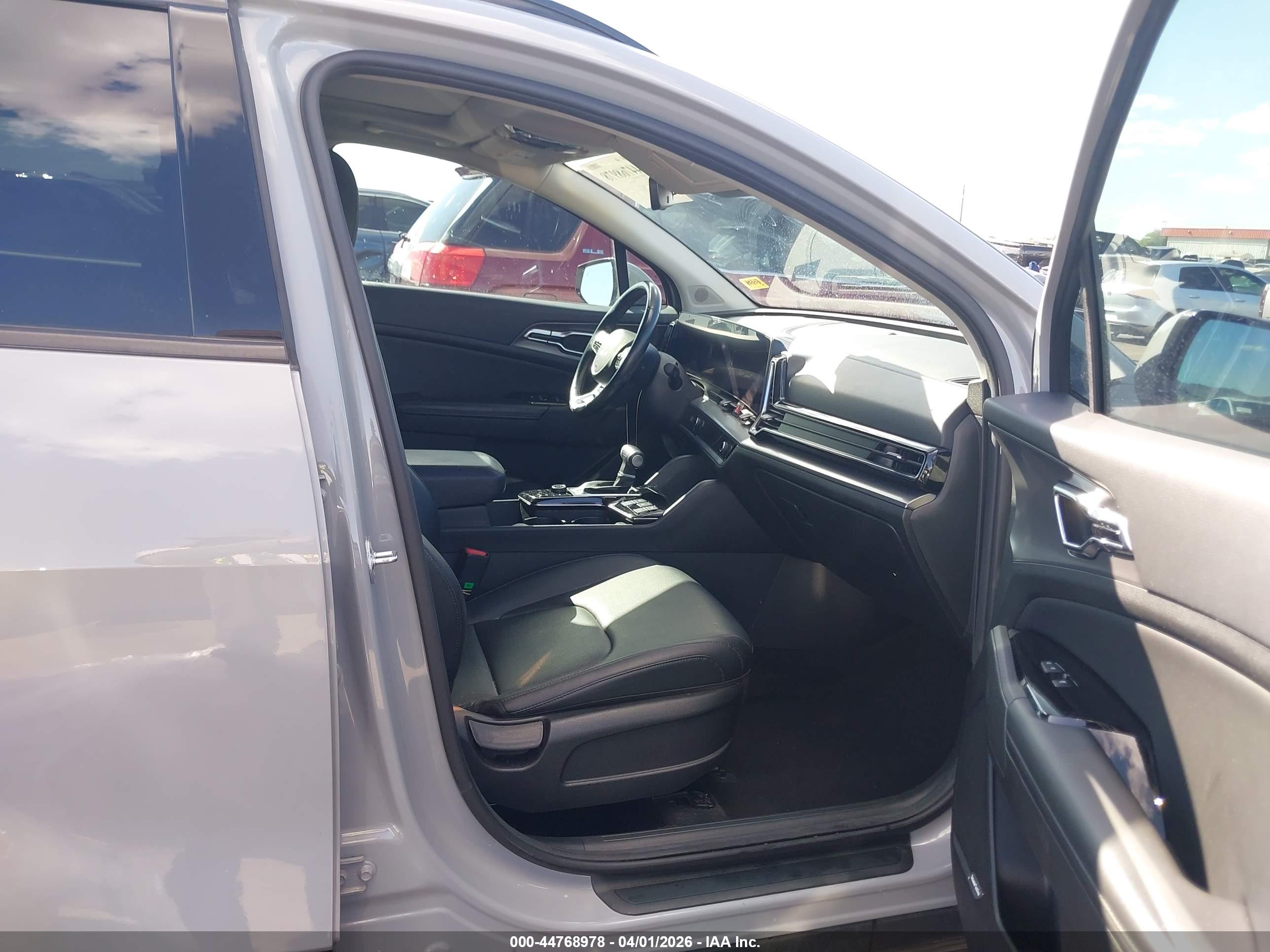KIA SPORTAGE image 5