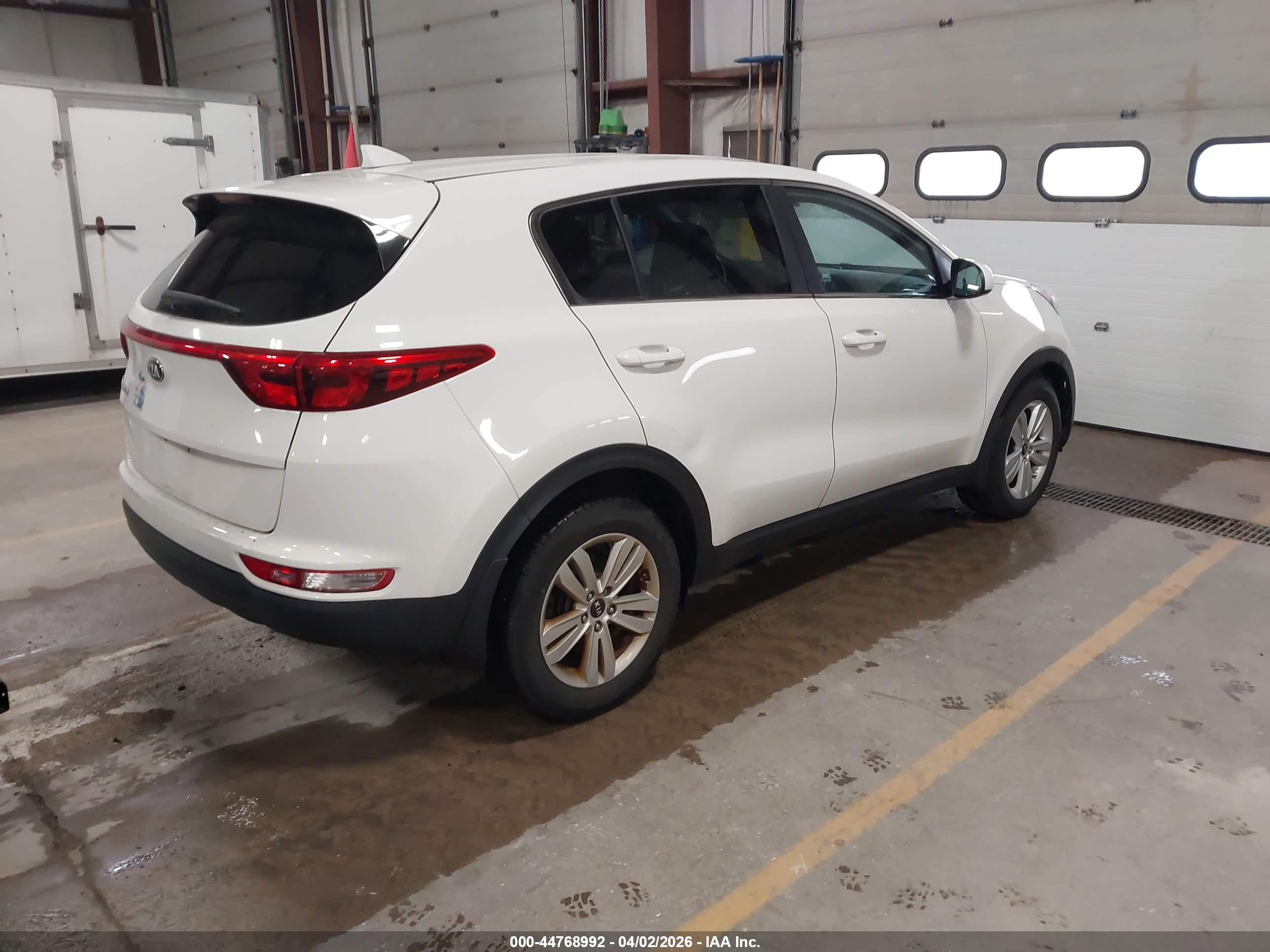 KIA SPORTAGE image 4