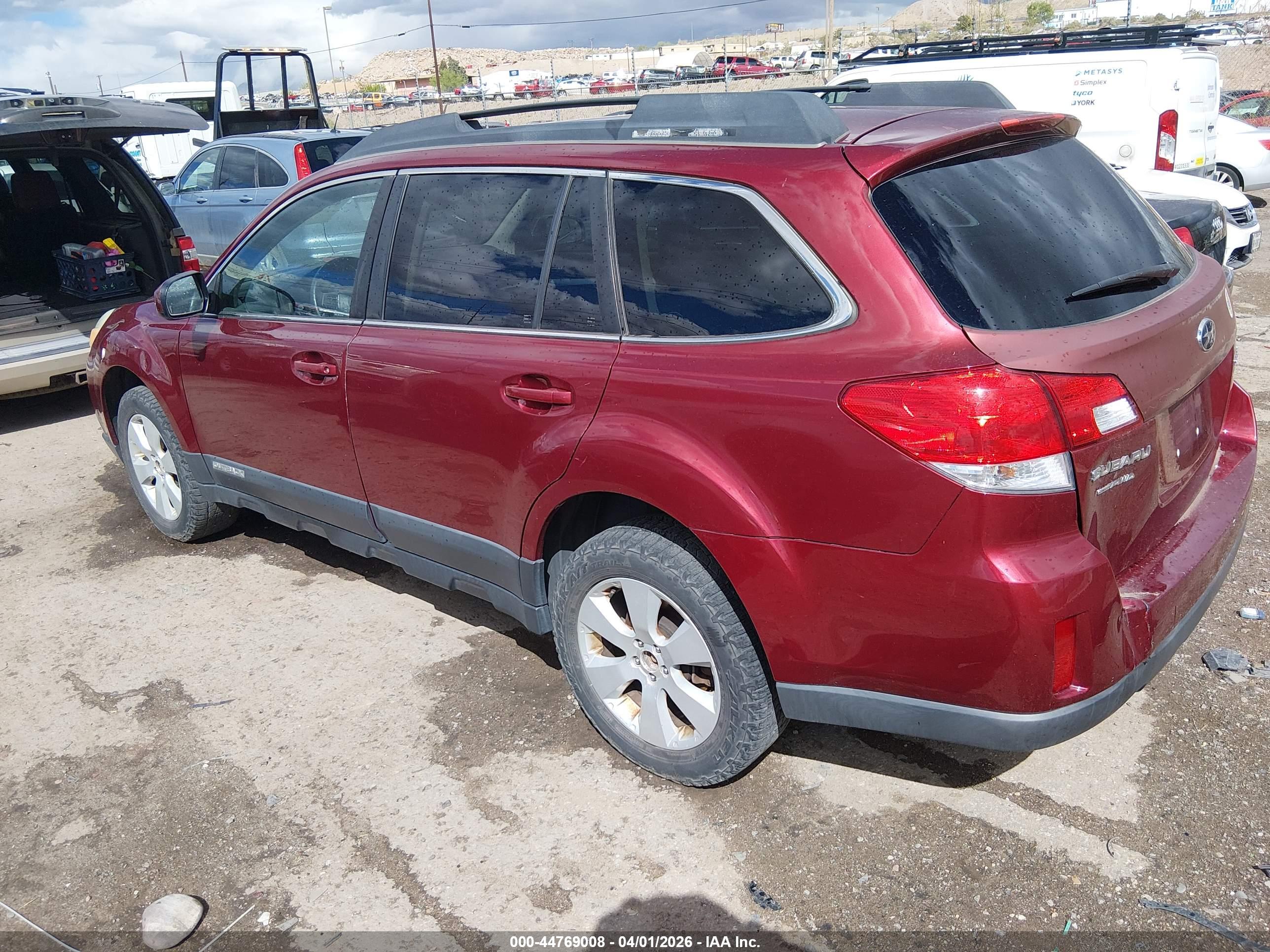SUBARU OUTBACK image 3