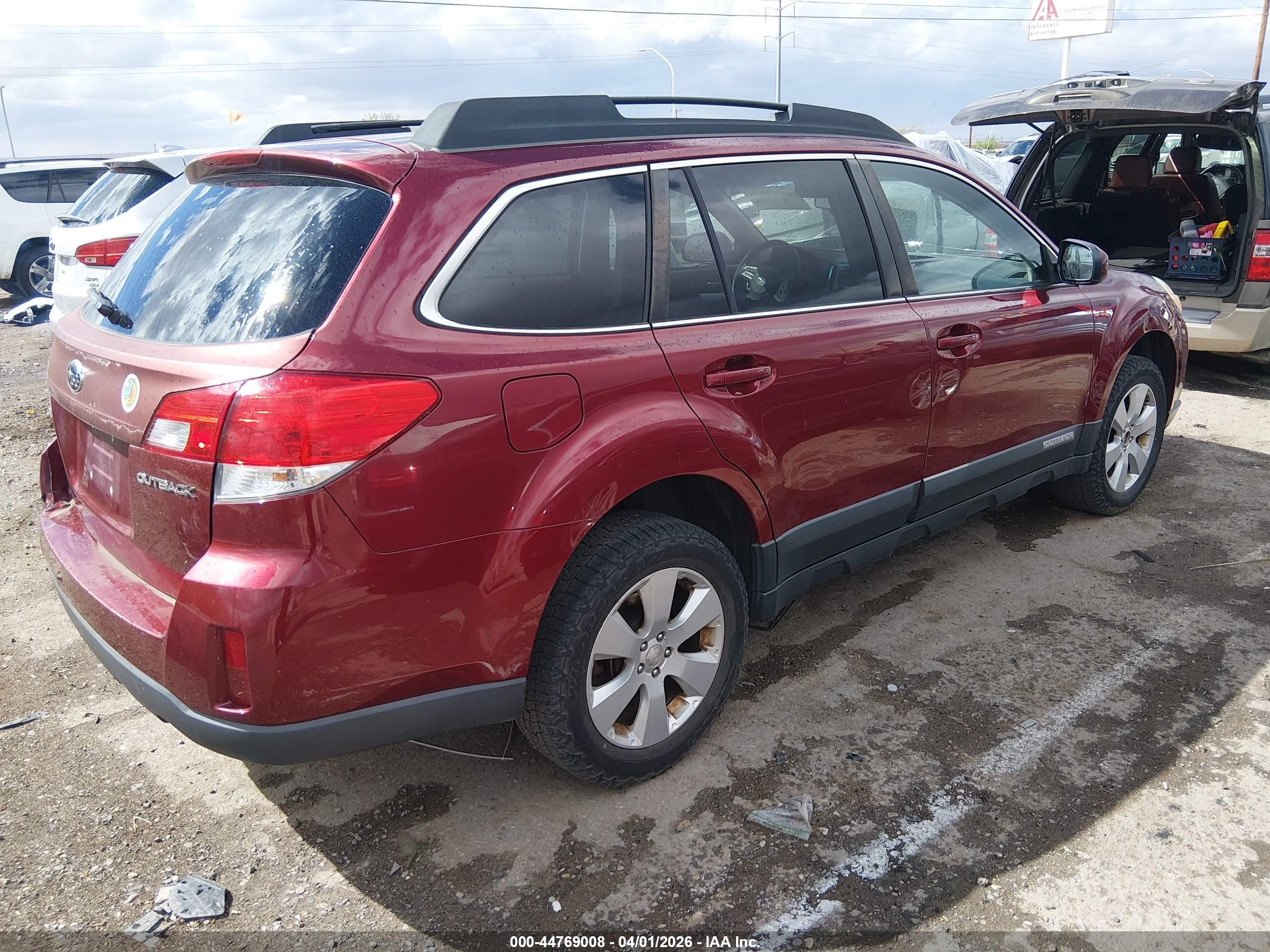 SUBARU OUTBACK image 4