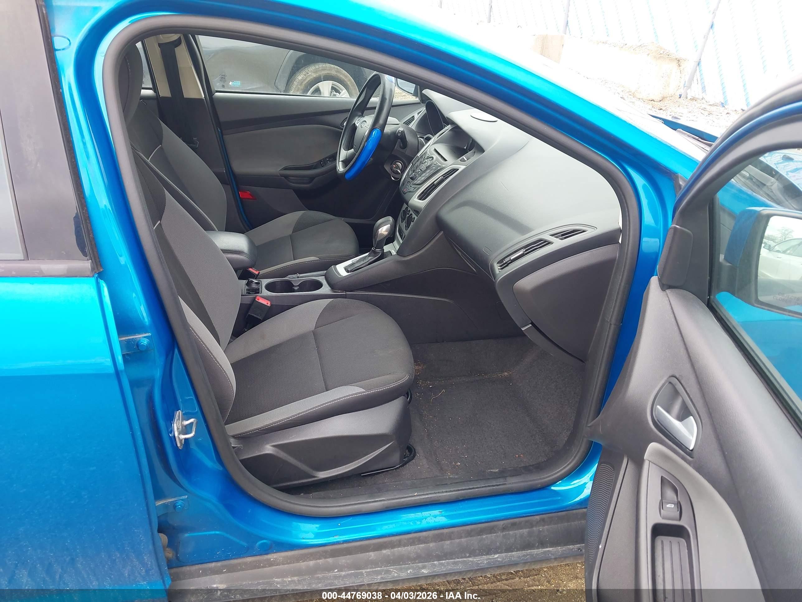 FORD FOCUS image 5