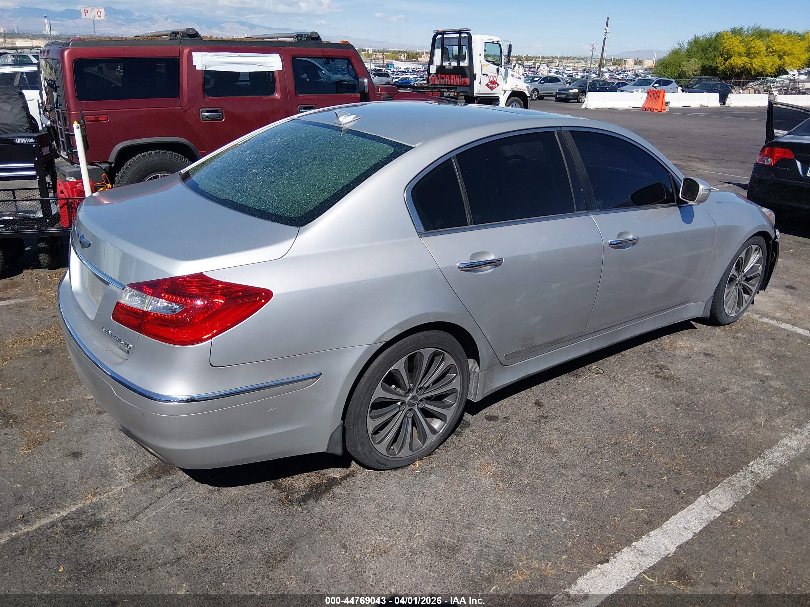 HYUNDAI GENESIS image 4