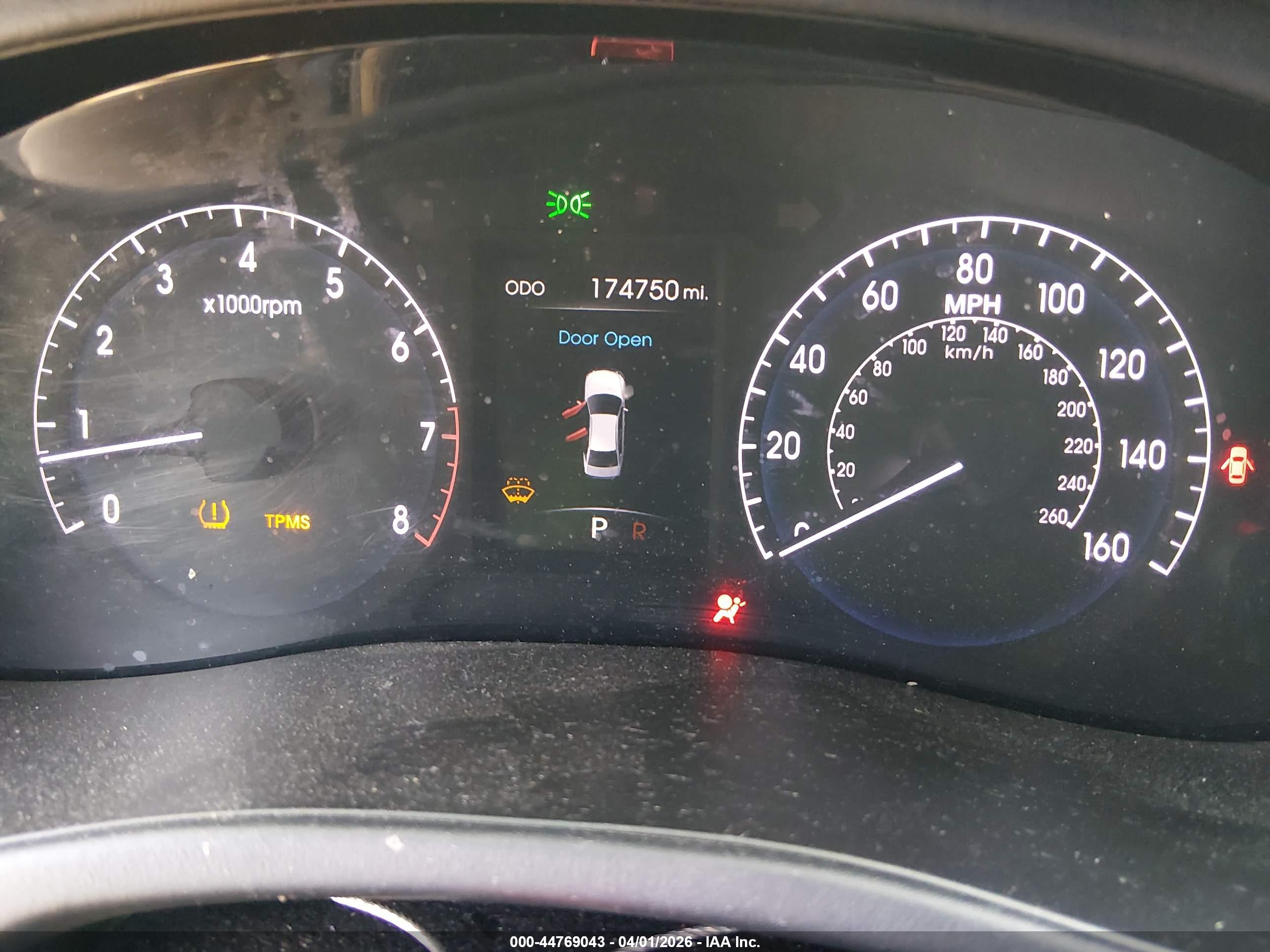 HYUNDAI GENESIS image 7