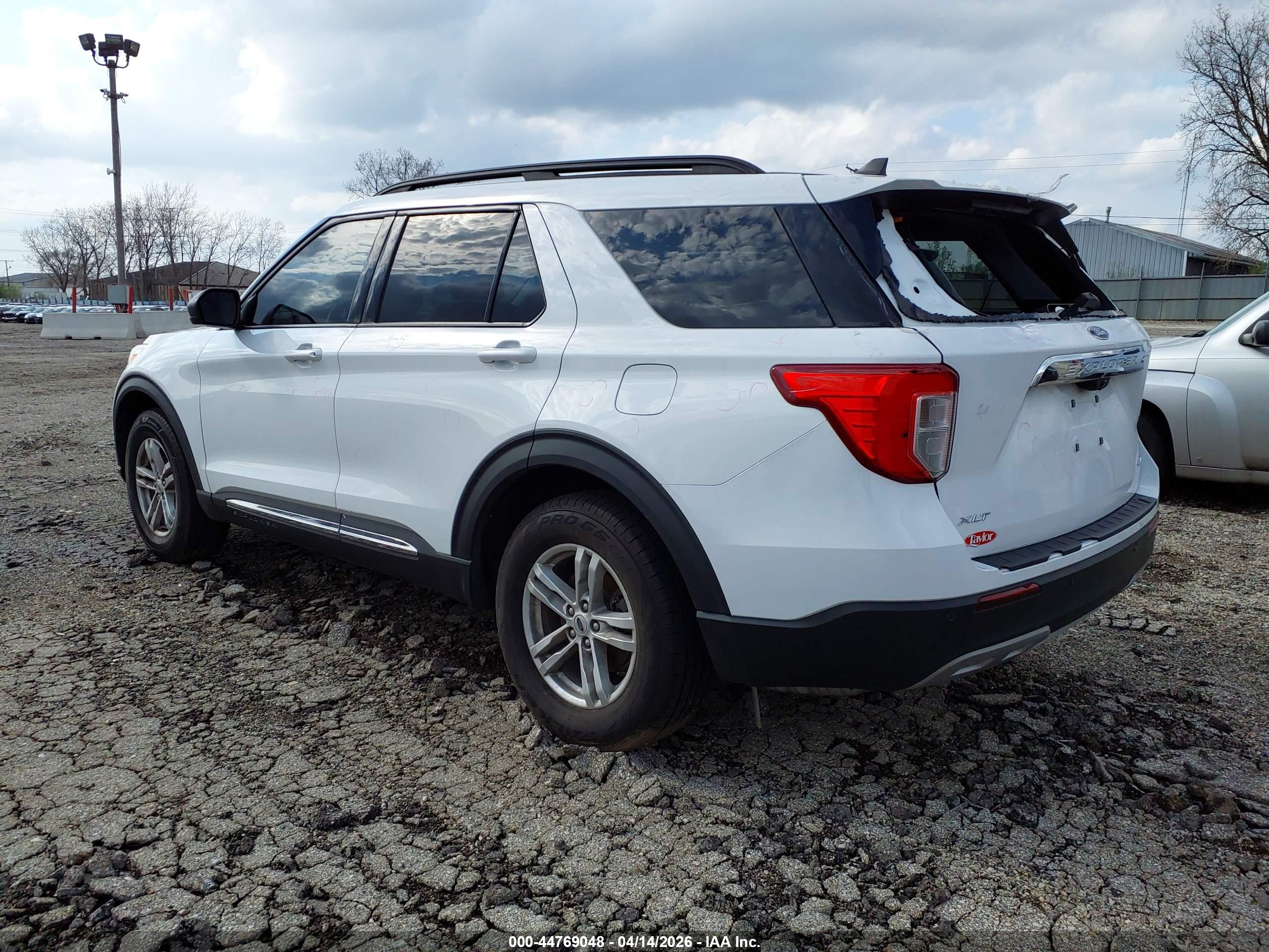 FORD EXPLORER image 3