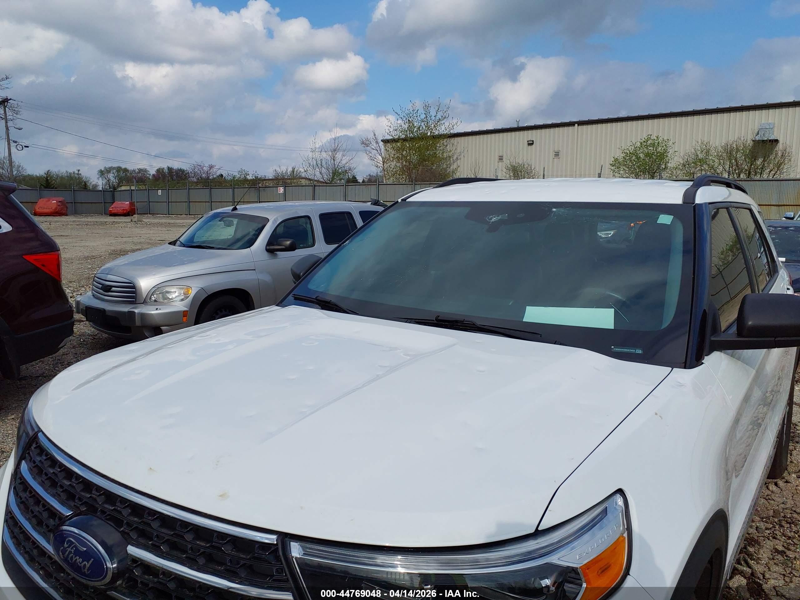 FORD EXPLORER image 6