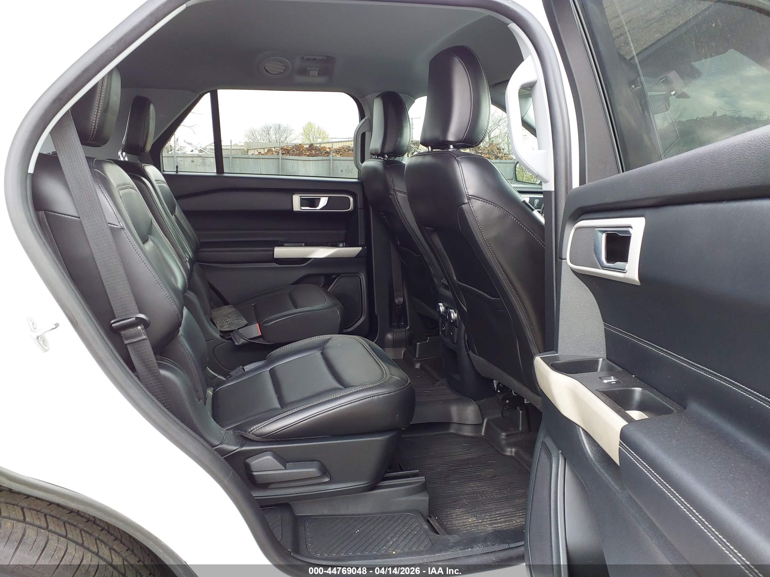 FORD EXPLORER image 8