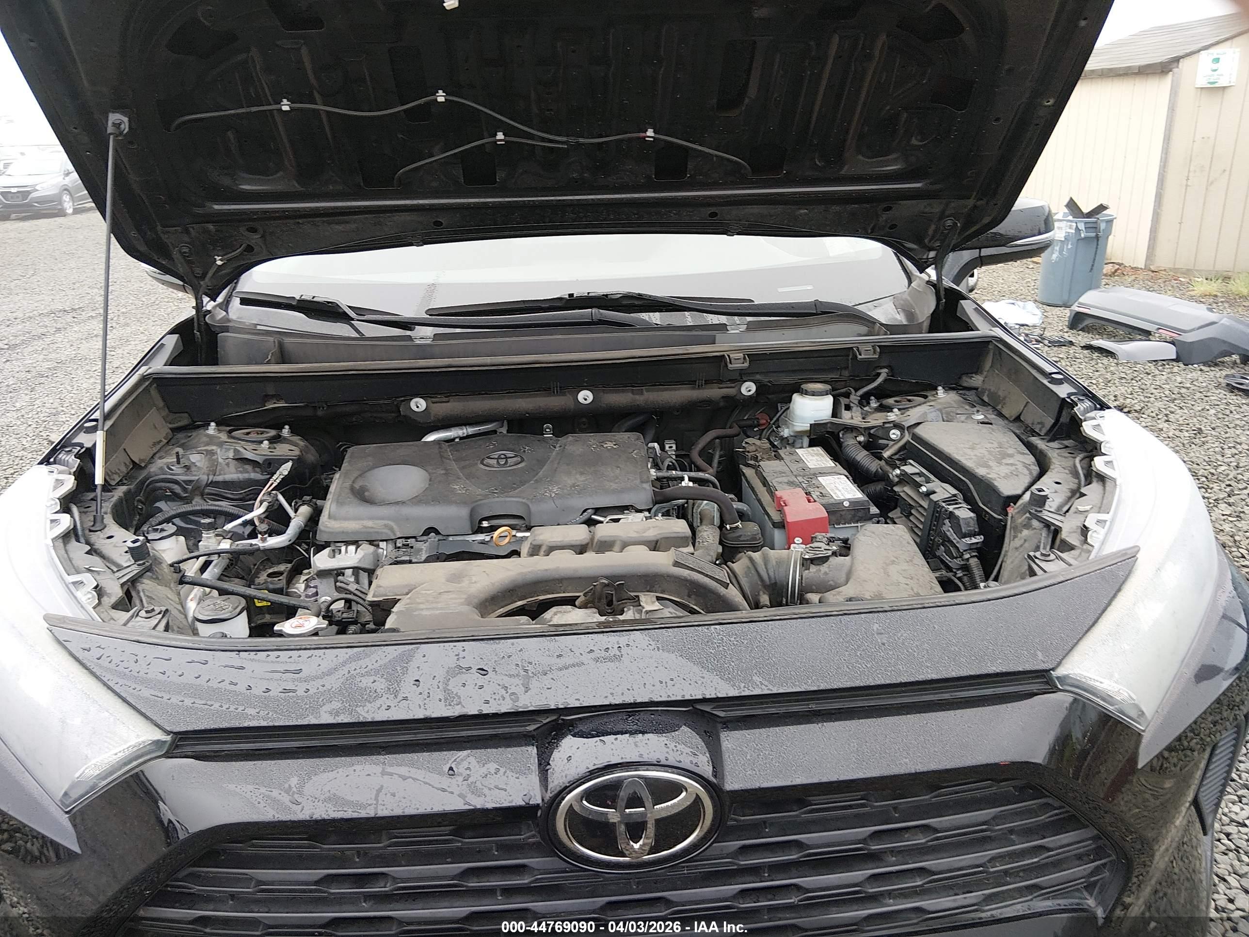 TOYOTA RAV4 image 10