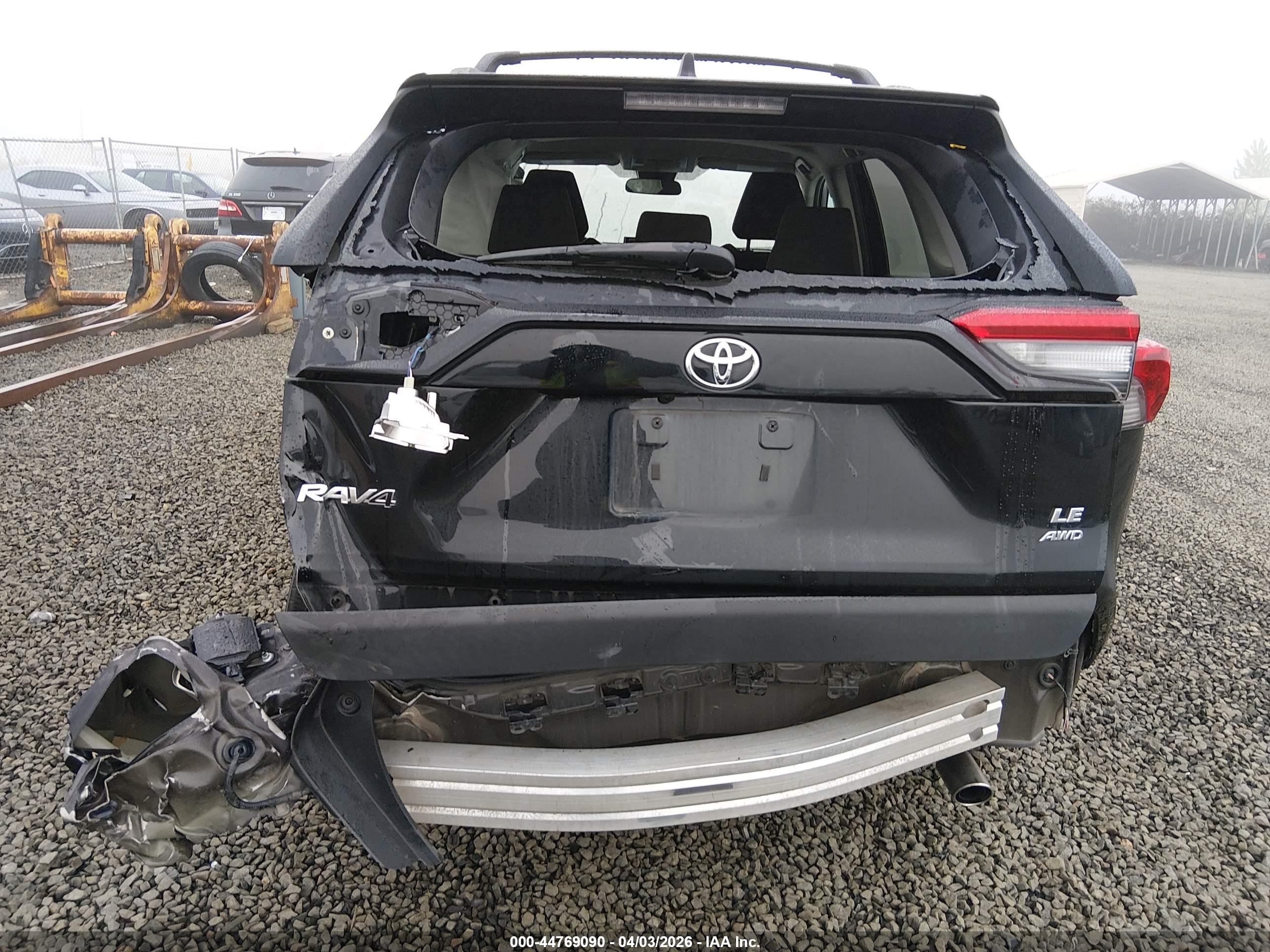 TOYOTA RAV4 image 6