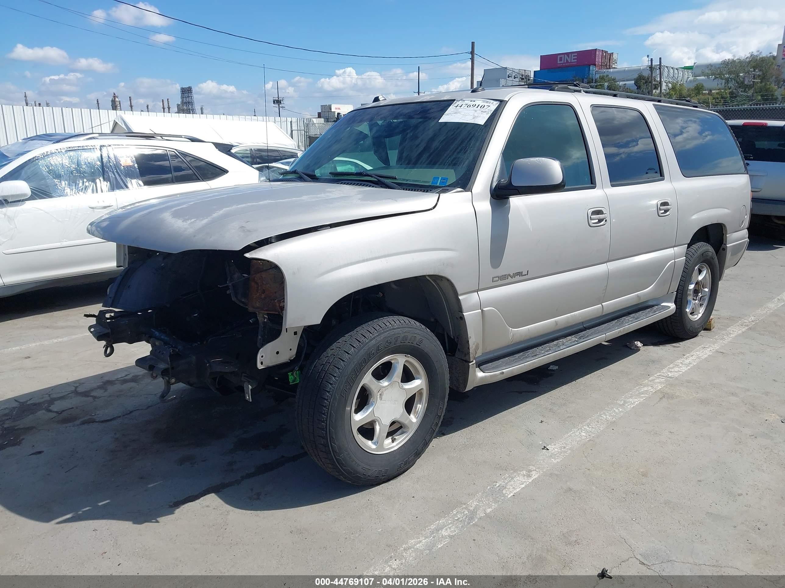 GMC YUKON image 2