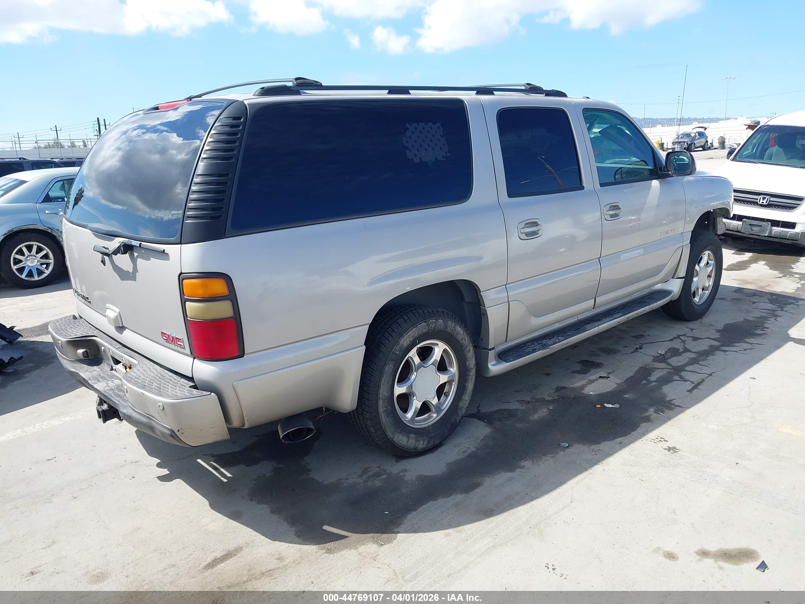 GMC YUKON image 4
