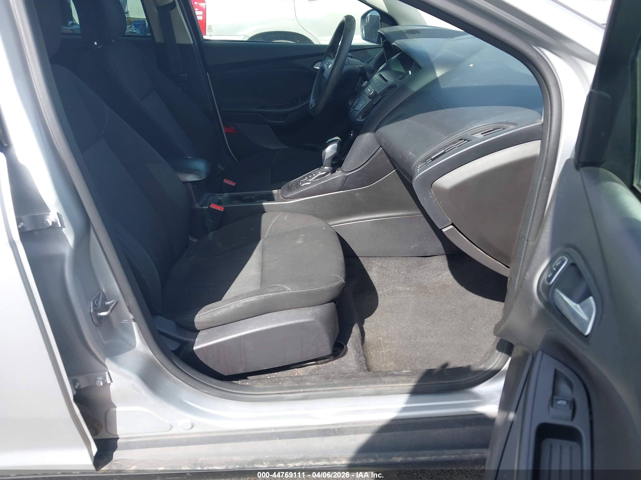 FORD FOCUS image 5
