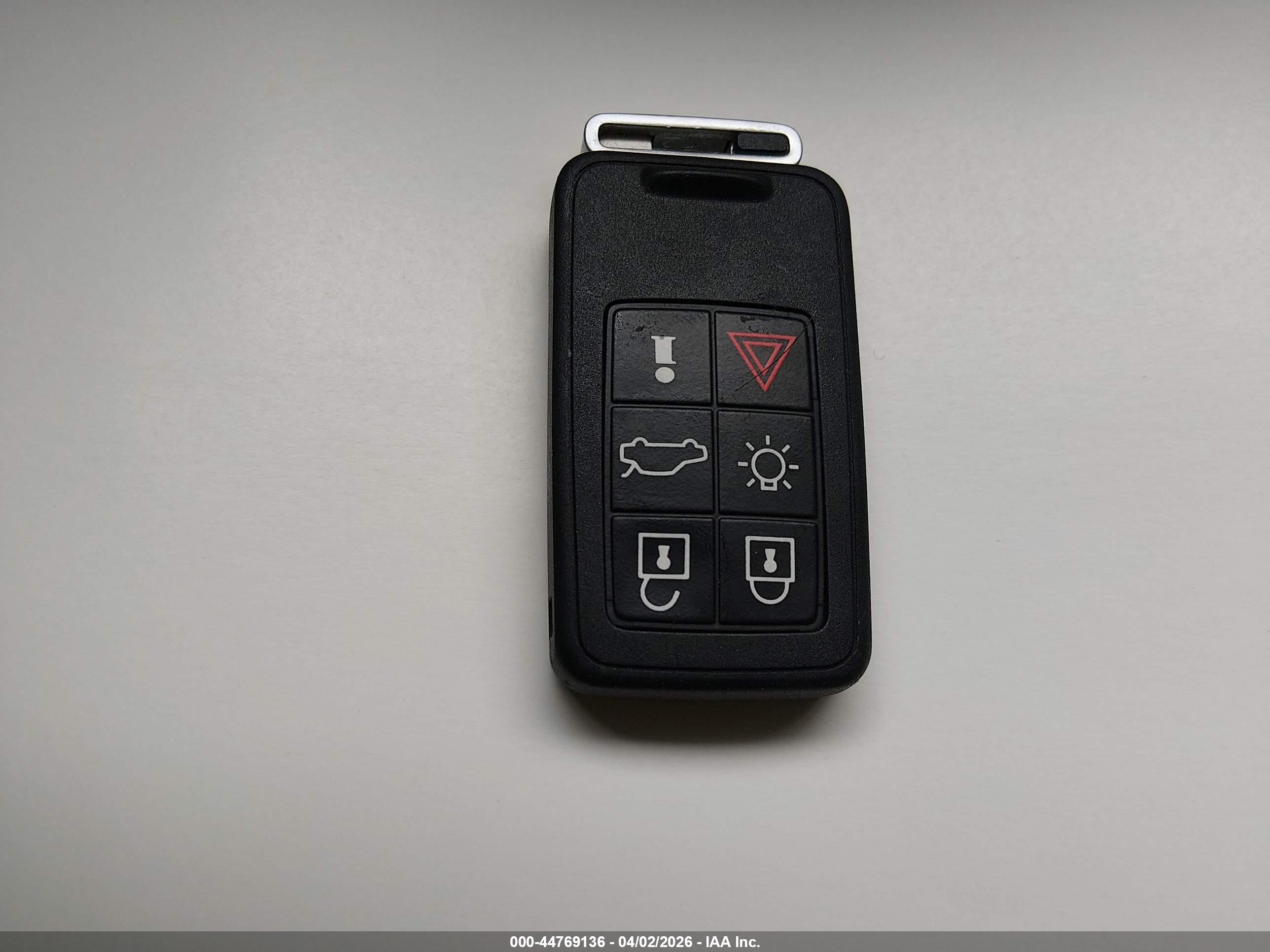 VOLVO XC60 image 11