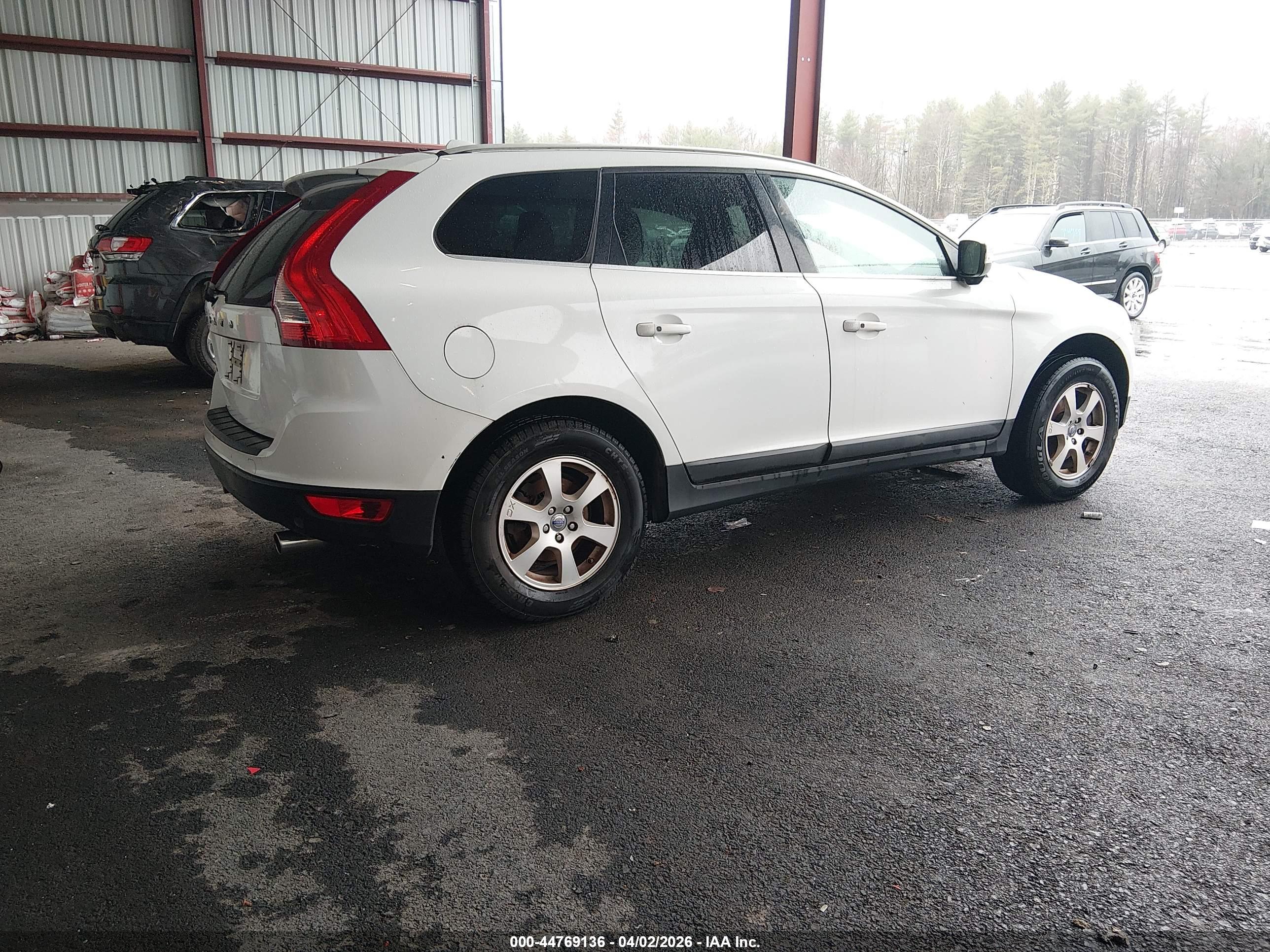 VOLVO XC60 image 4
