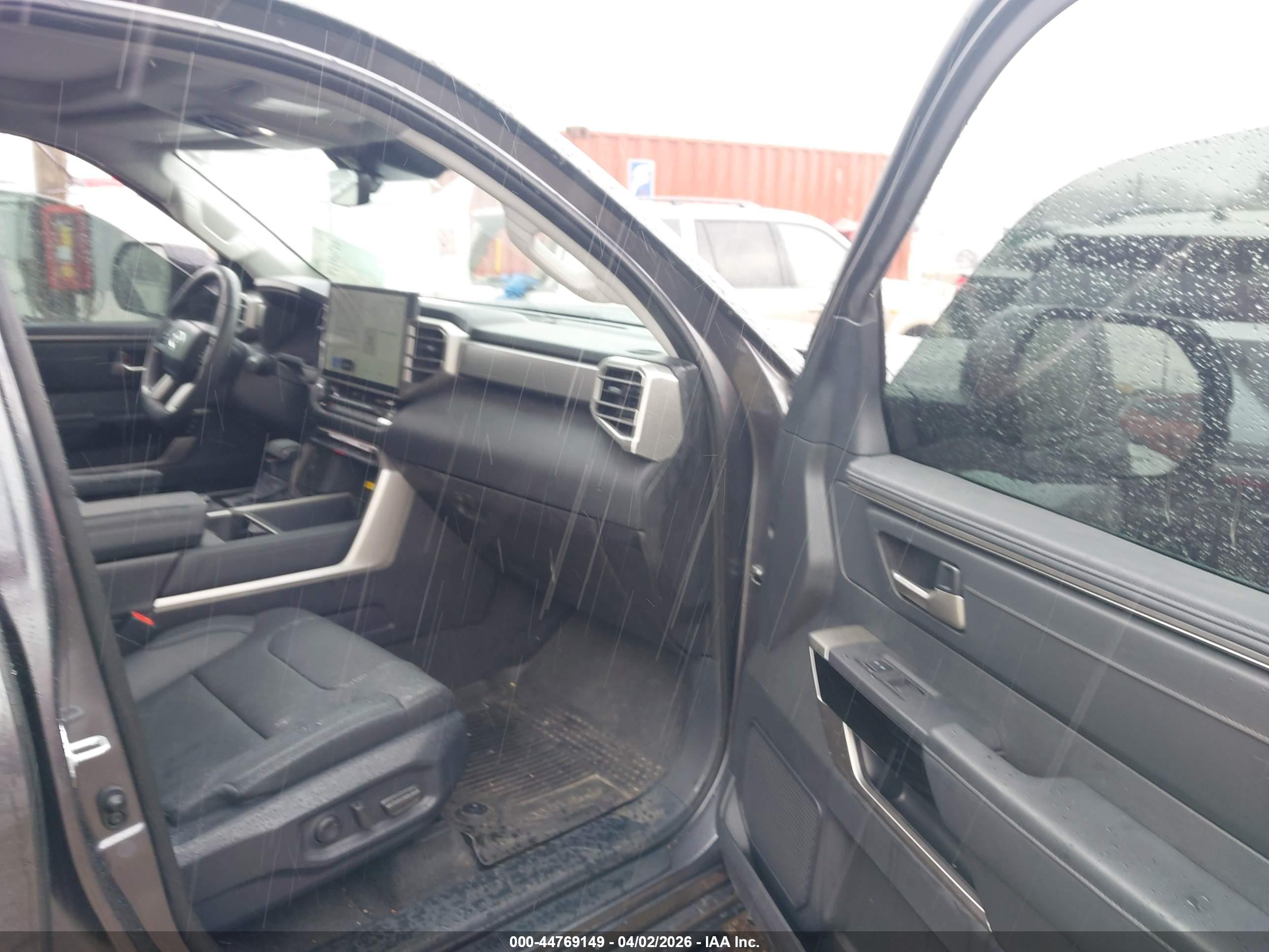 TOYOTA TUNDRA image 5