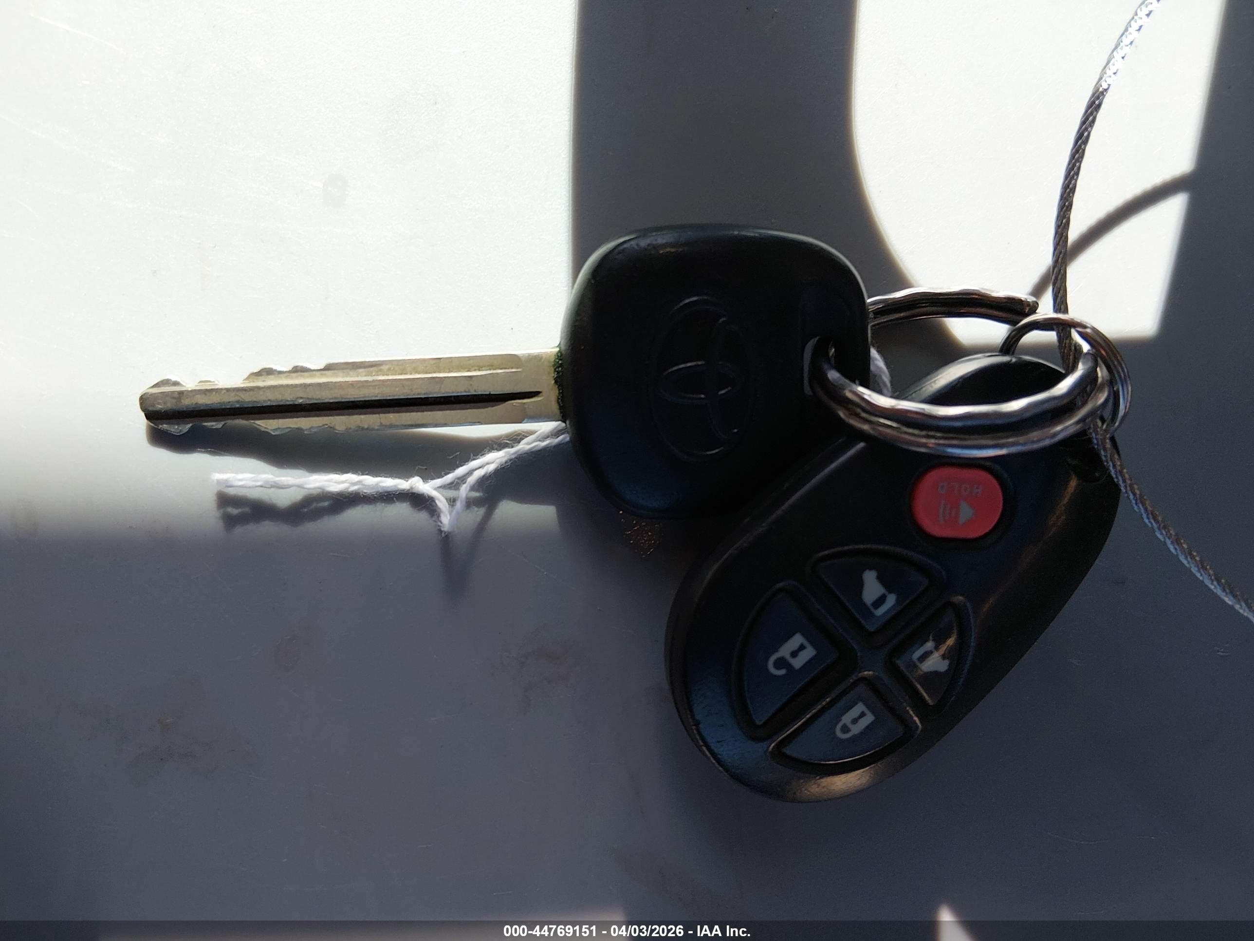 TOYOTA SIENNA image 11