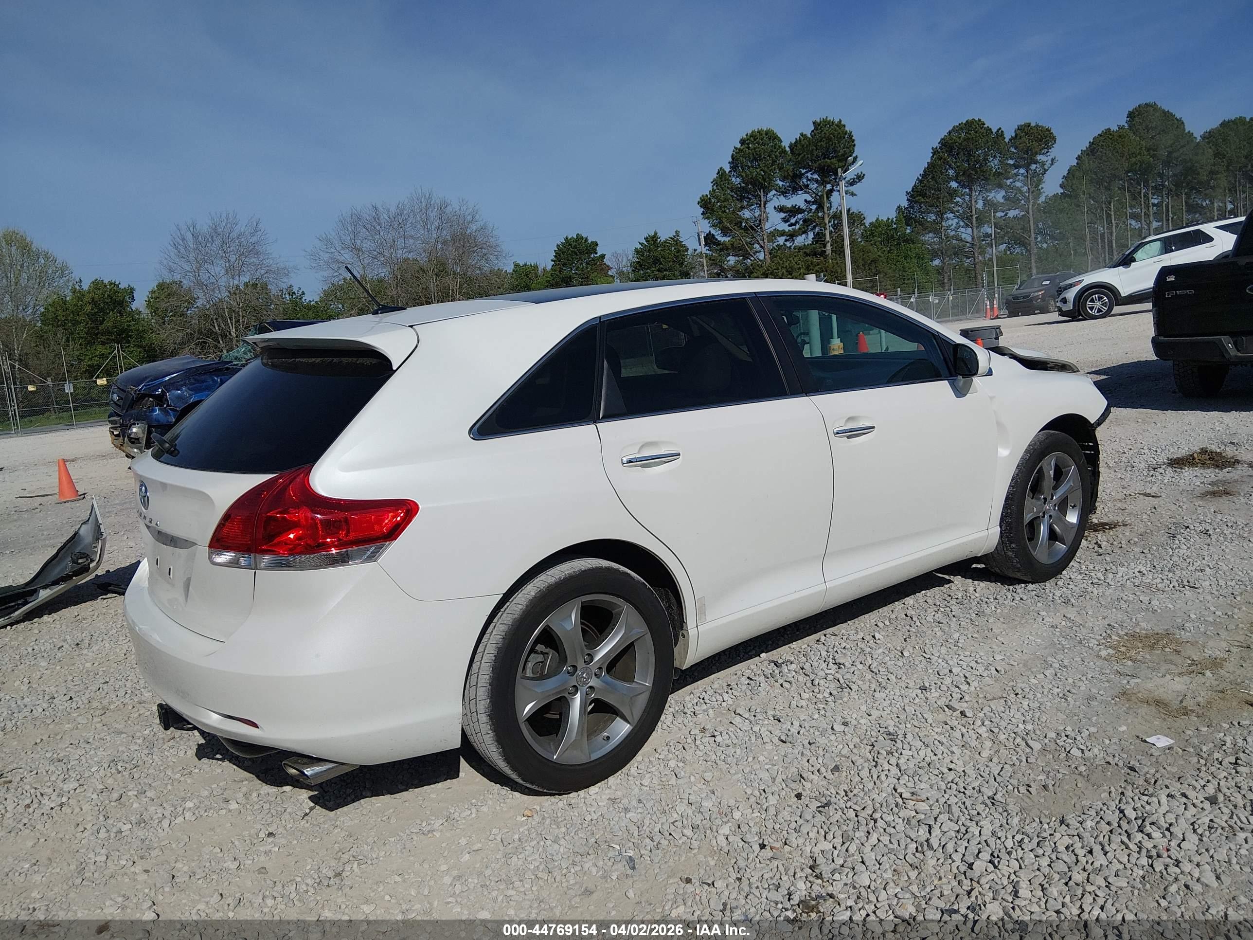 TOYOTA VENZA image 4
