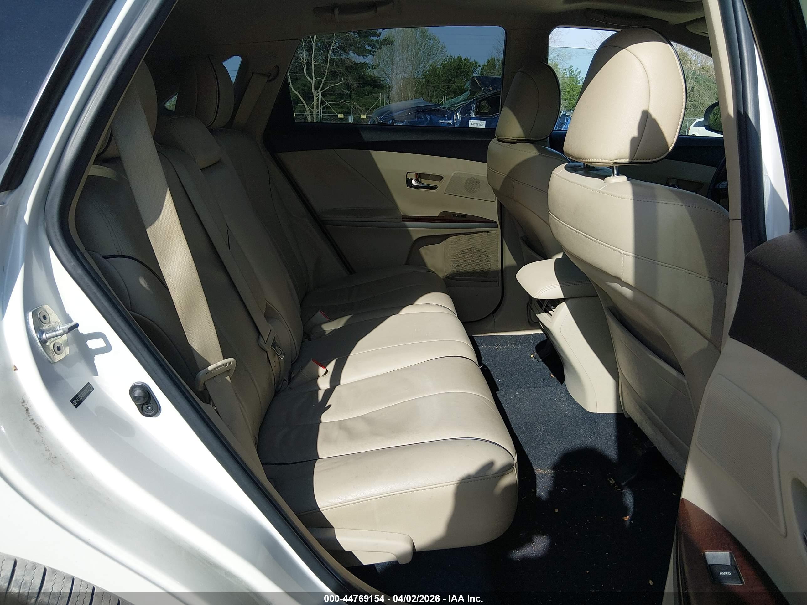 TOYOTA VENZA image 8