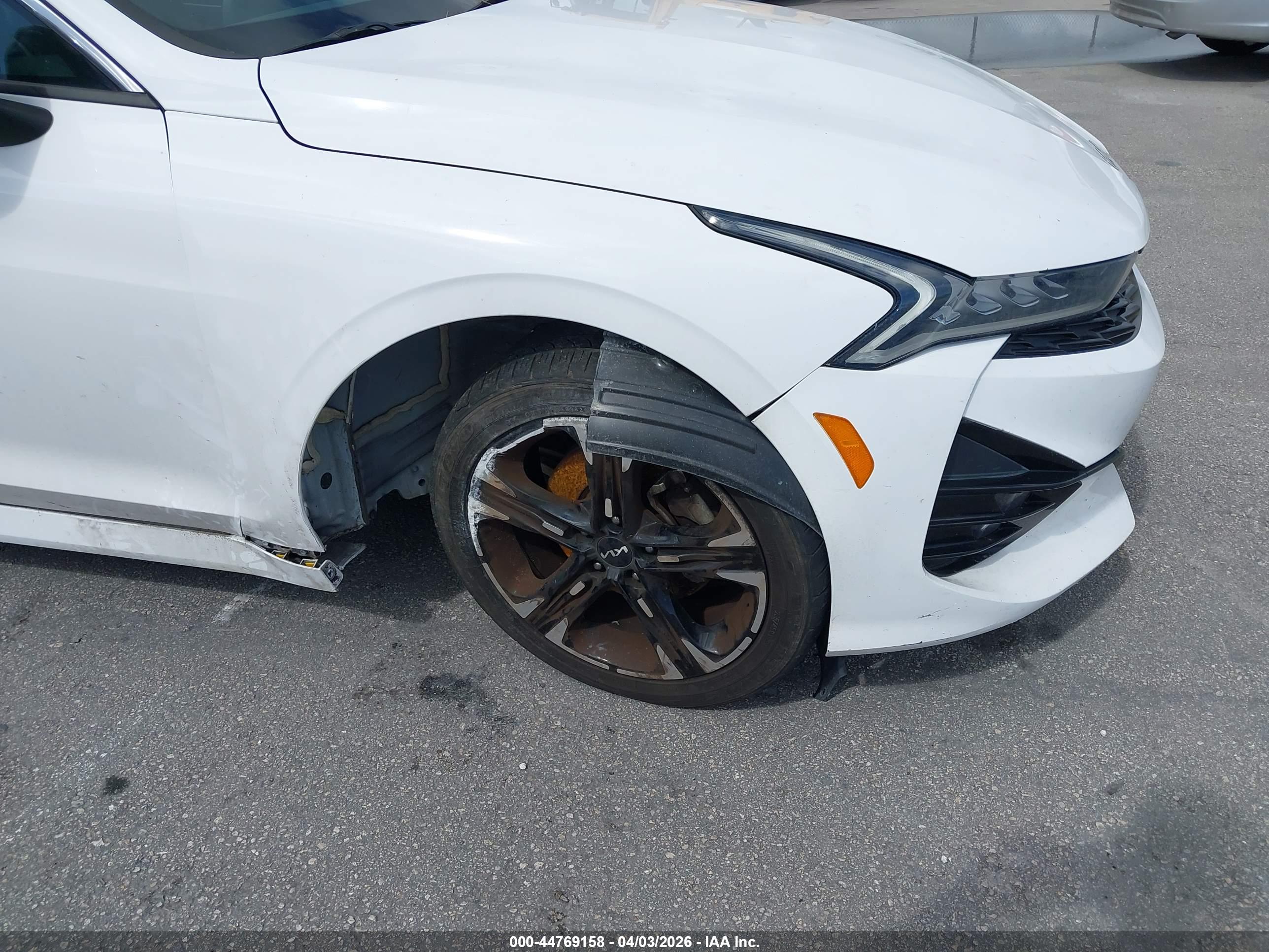 KIA K5 image 6