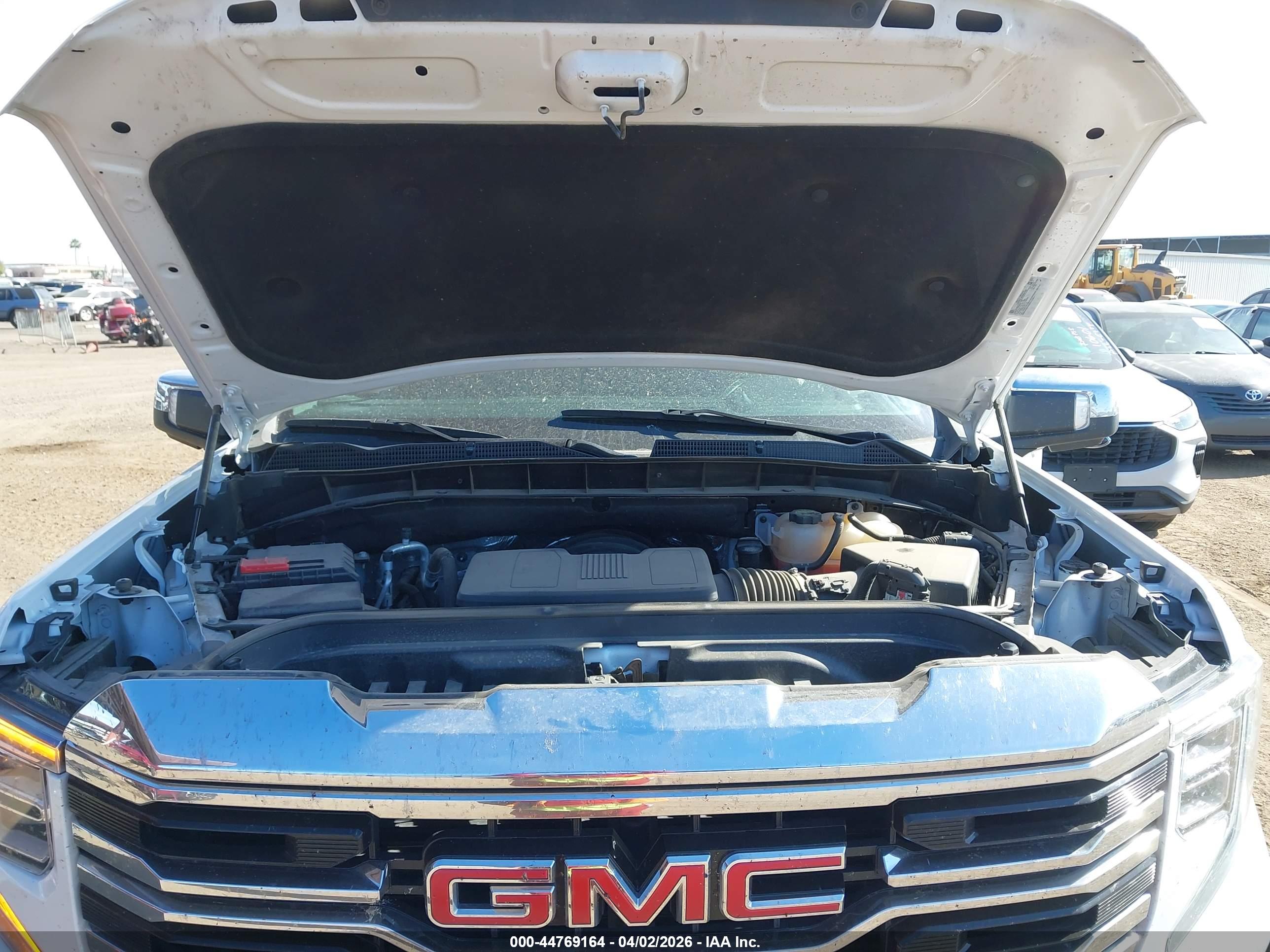 GMC SIERRA image 10