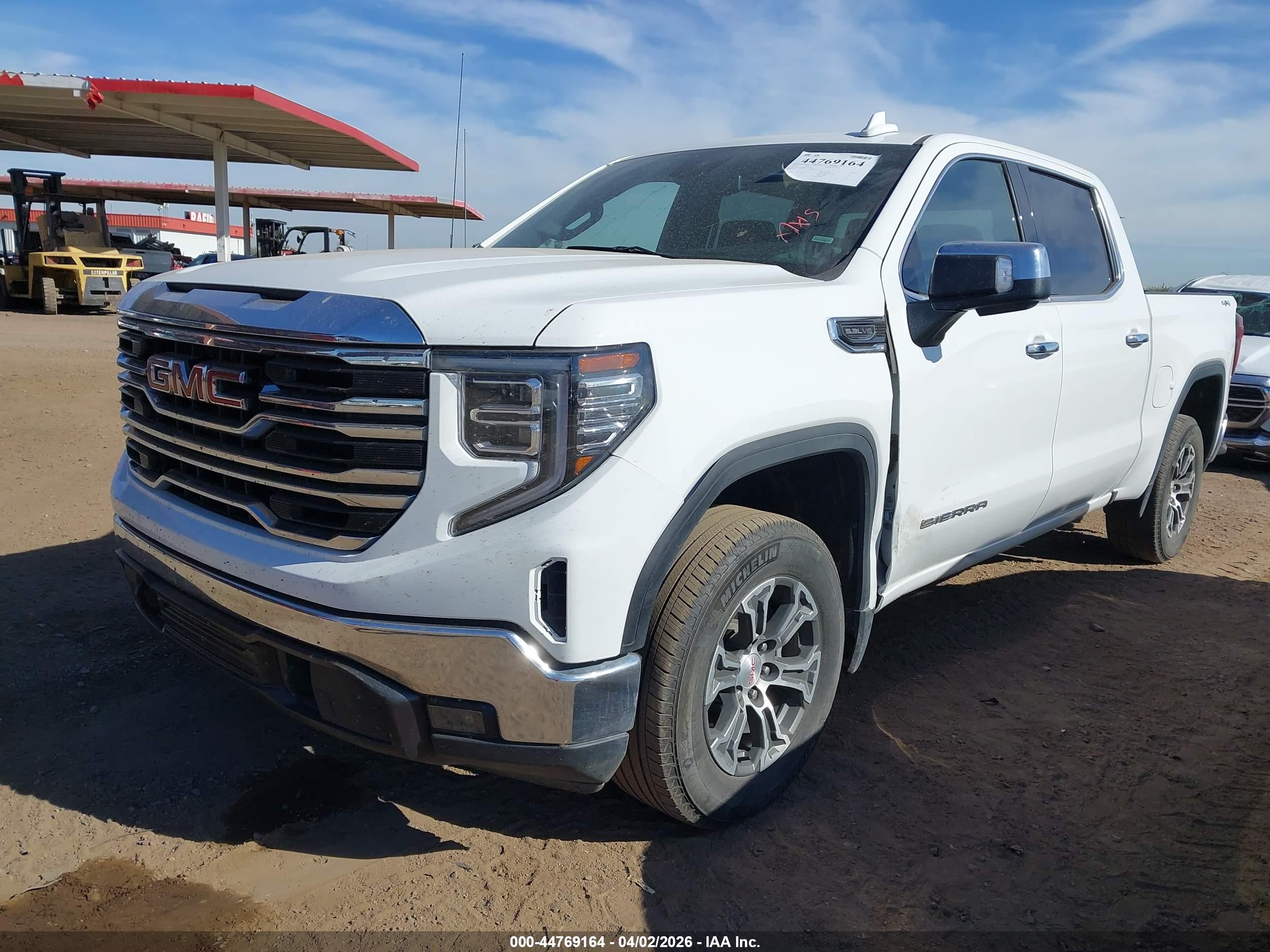 GMC SIERRA image 2