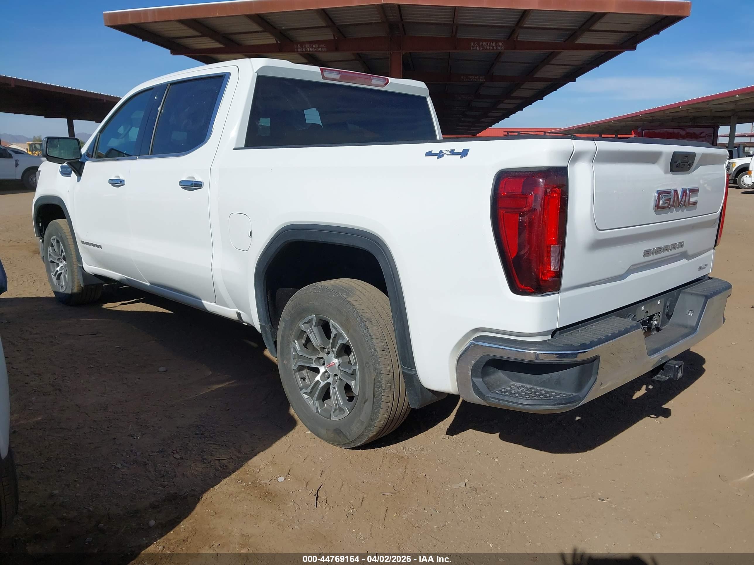 GMC SIERRA image 3