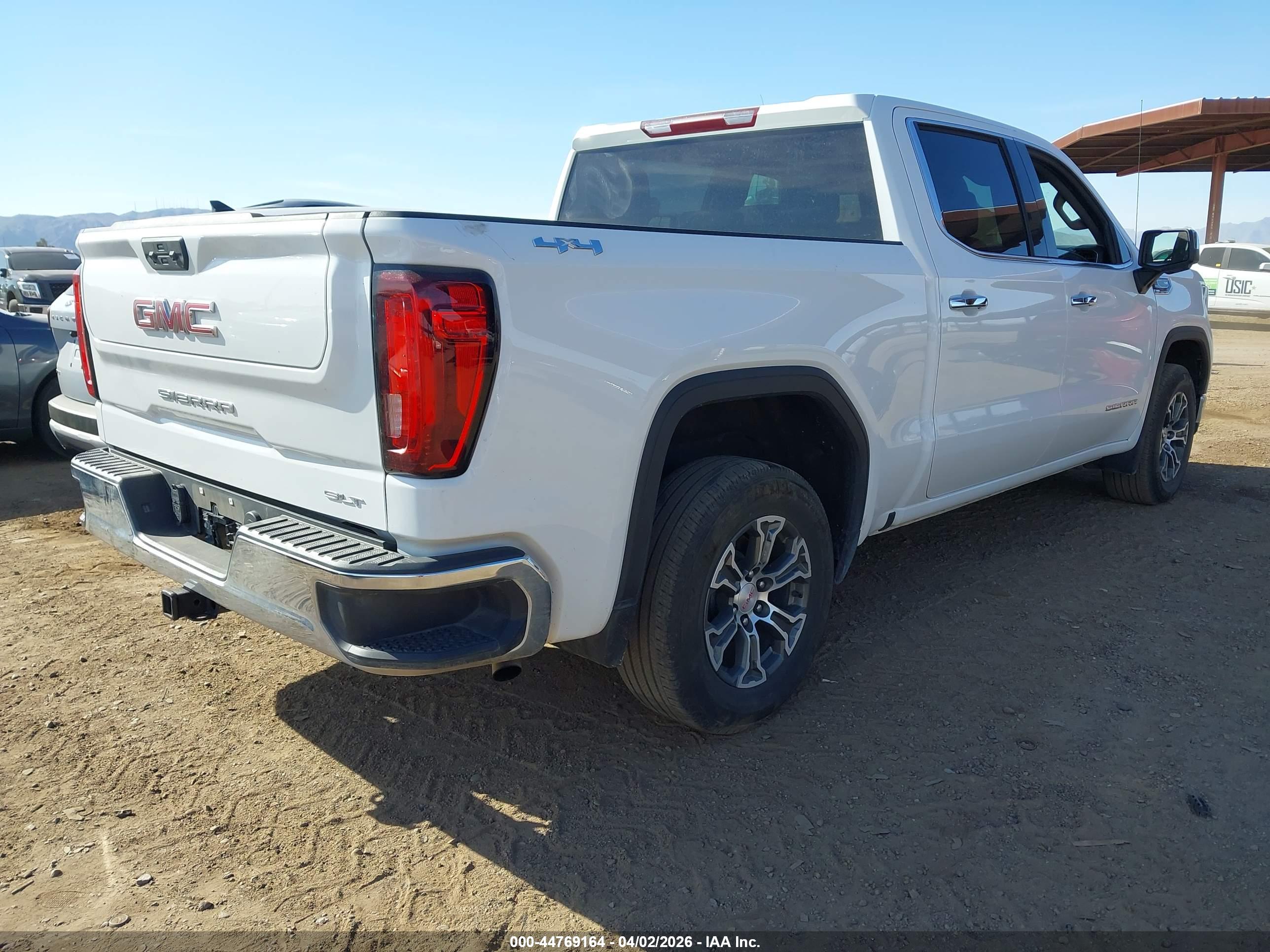GMC SIERRA image 4